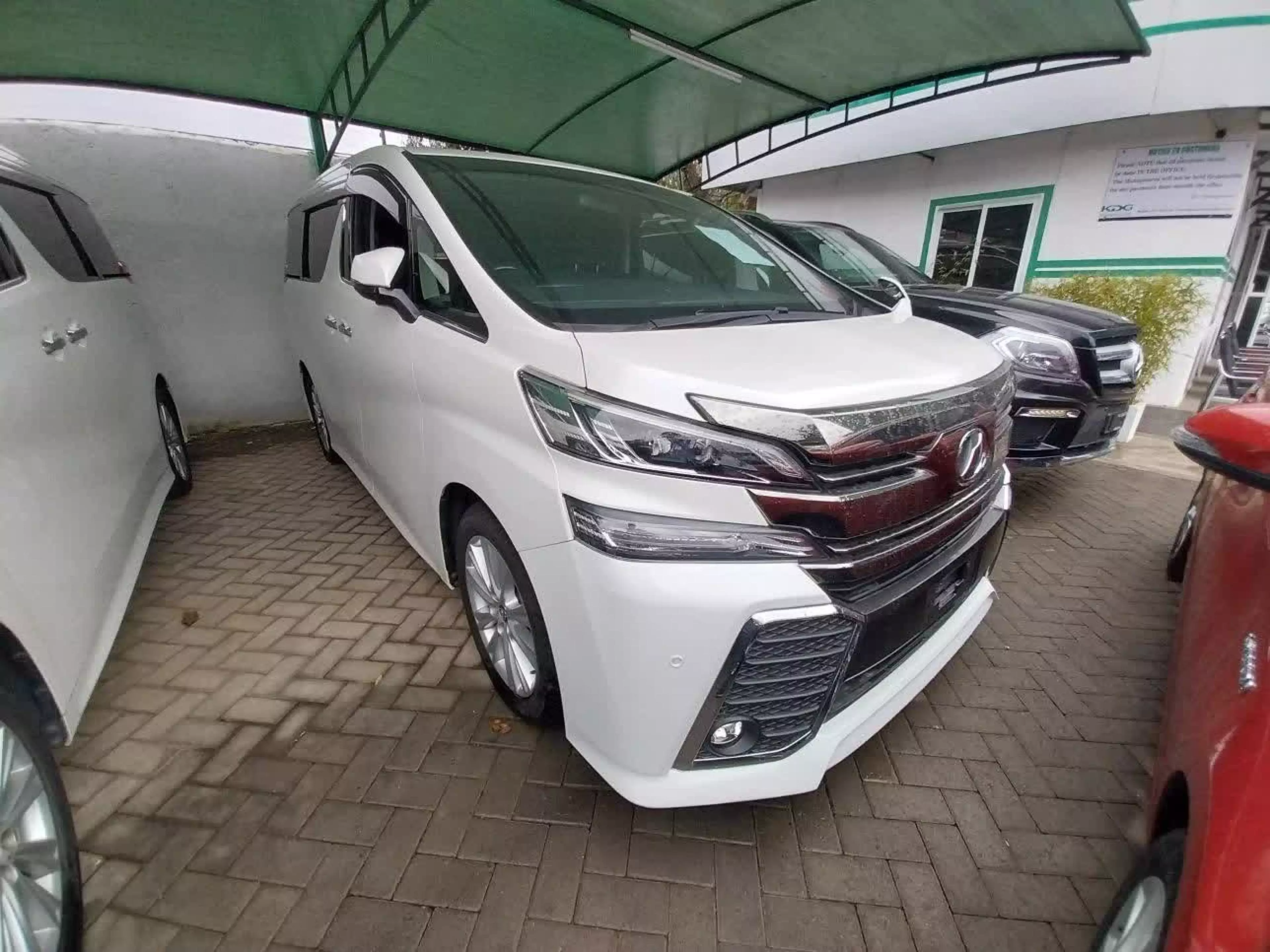 Toyota Alphard - 2017