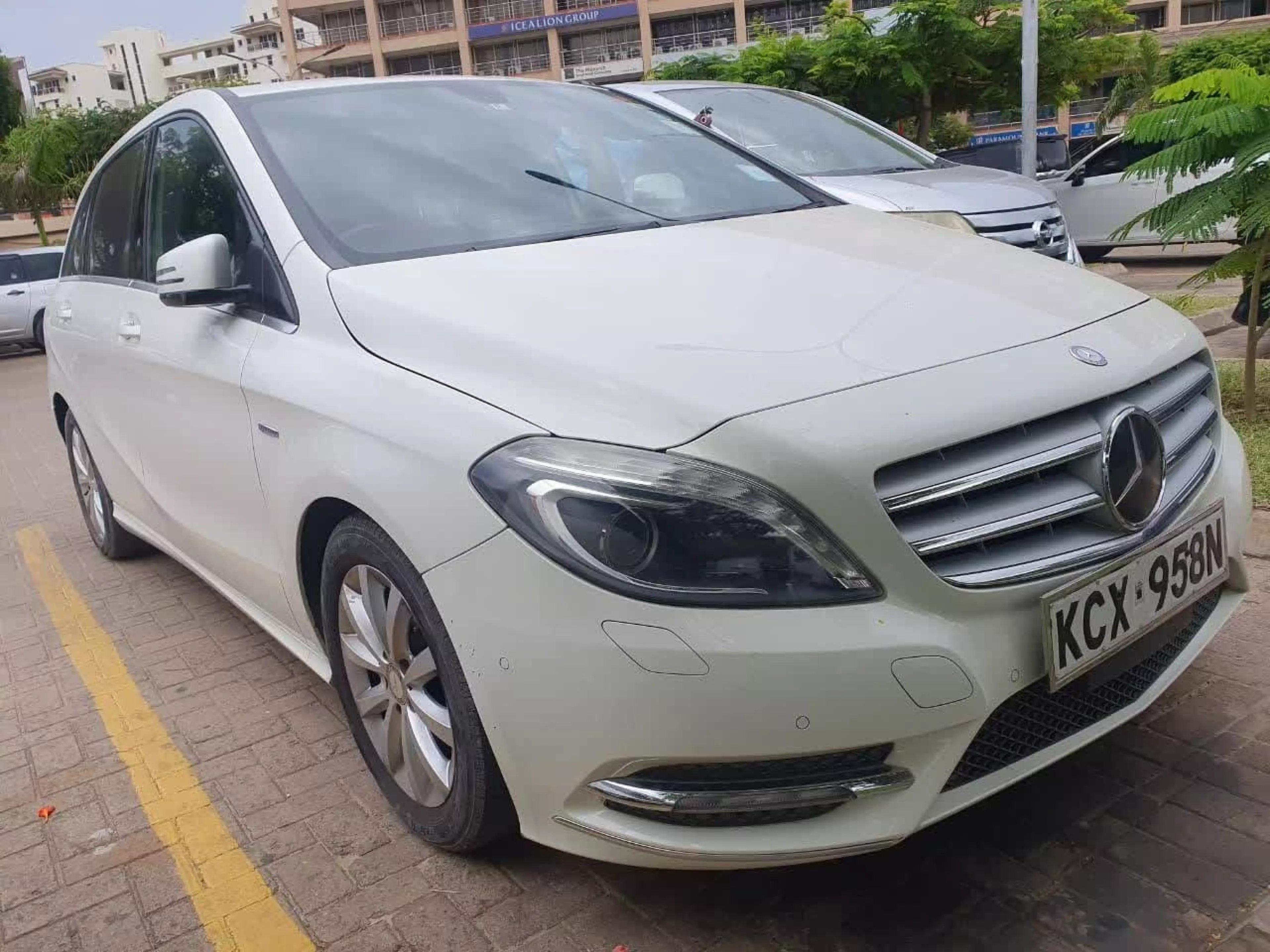 Mercedes-Benz B 180  - 2012