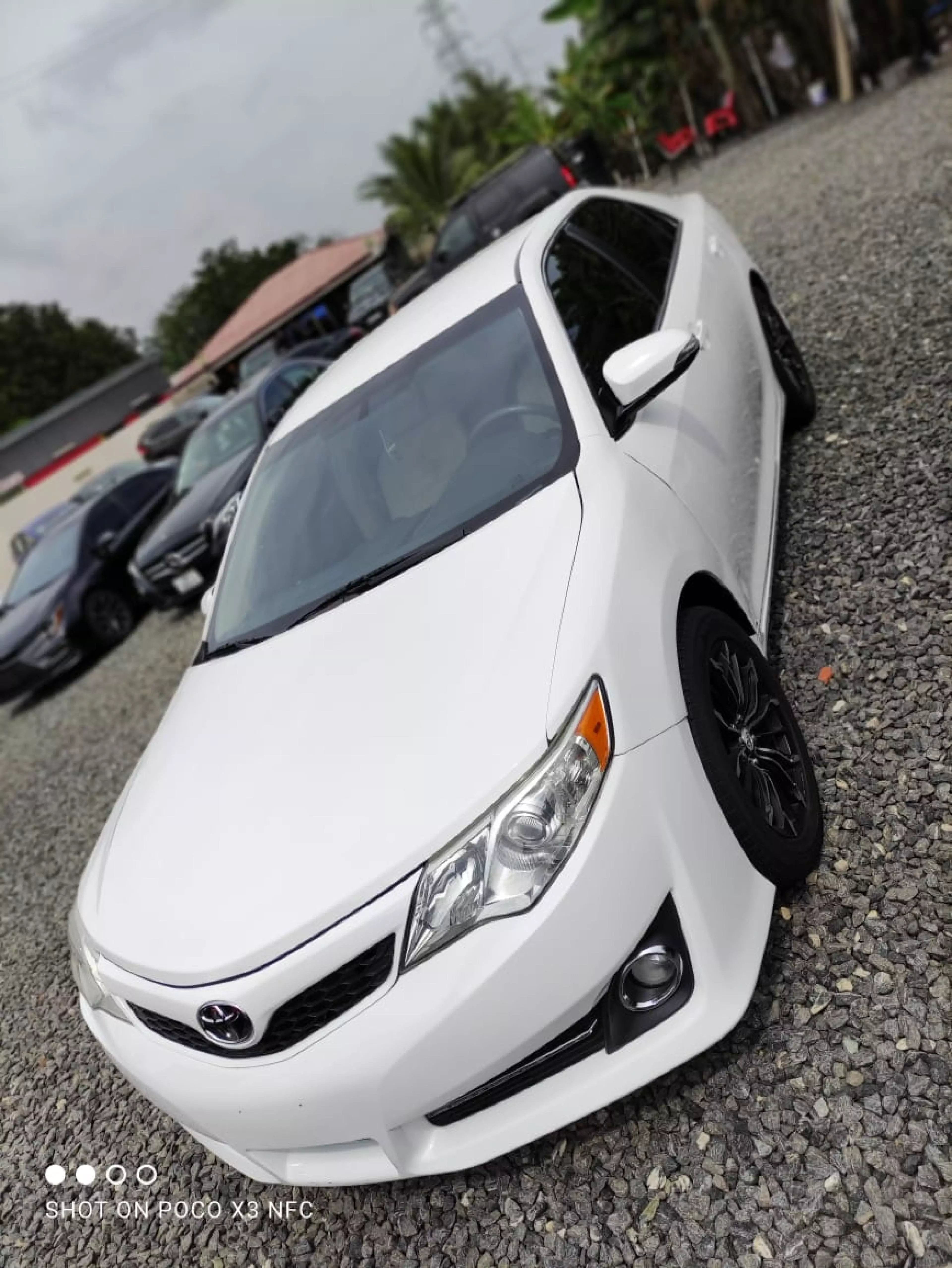 Toyota Camry  - 2014