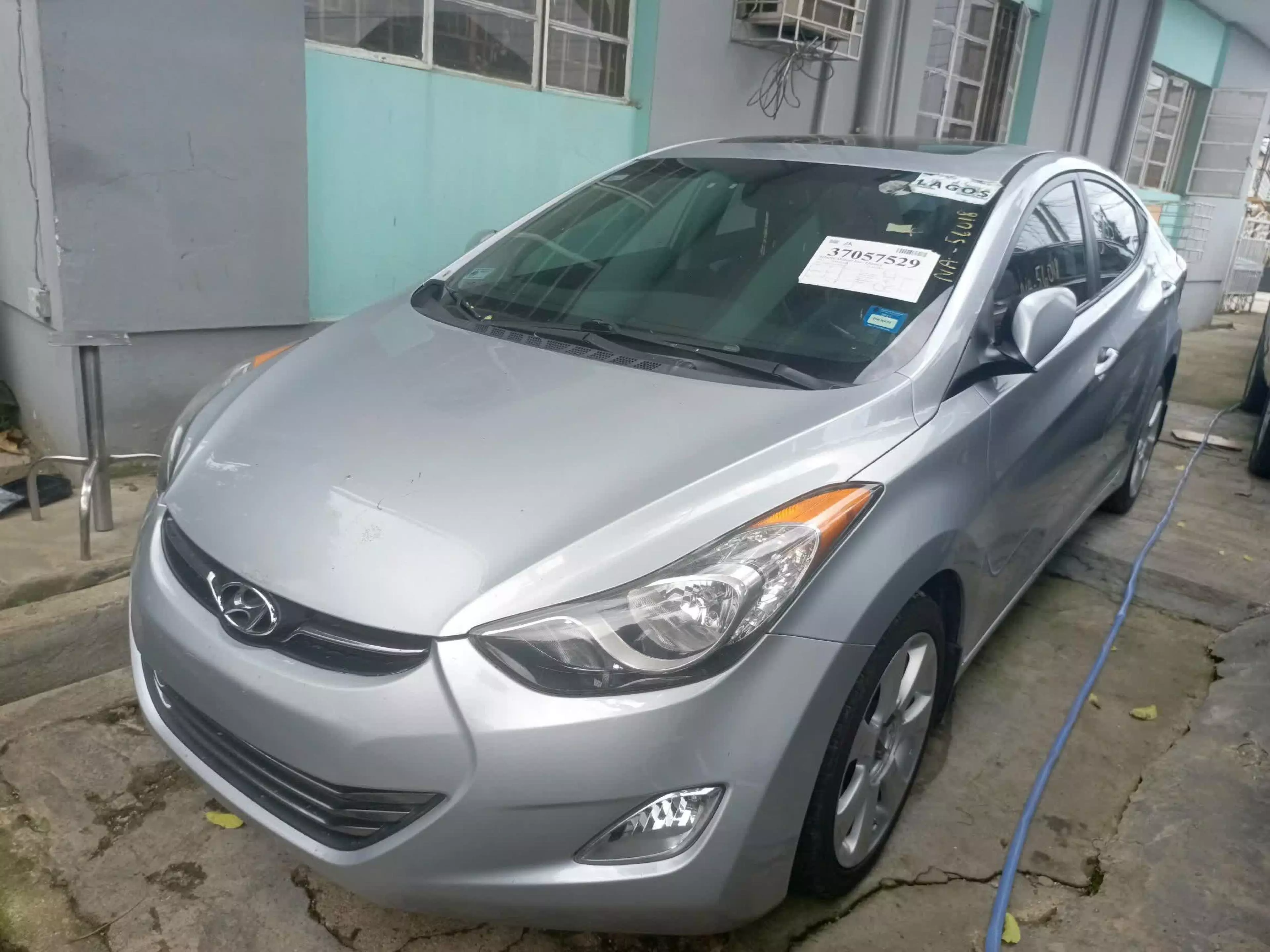 Hyundai Elantra  - 2012