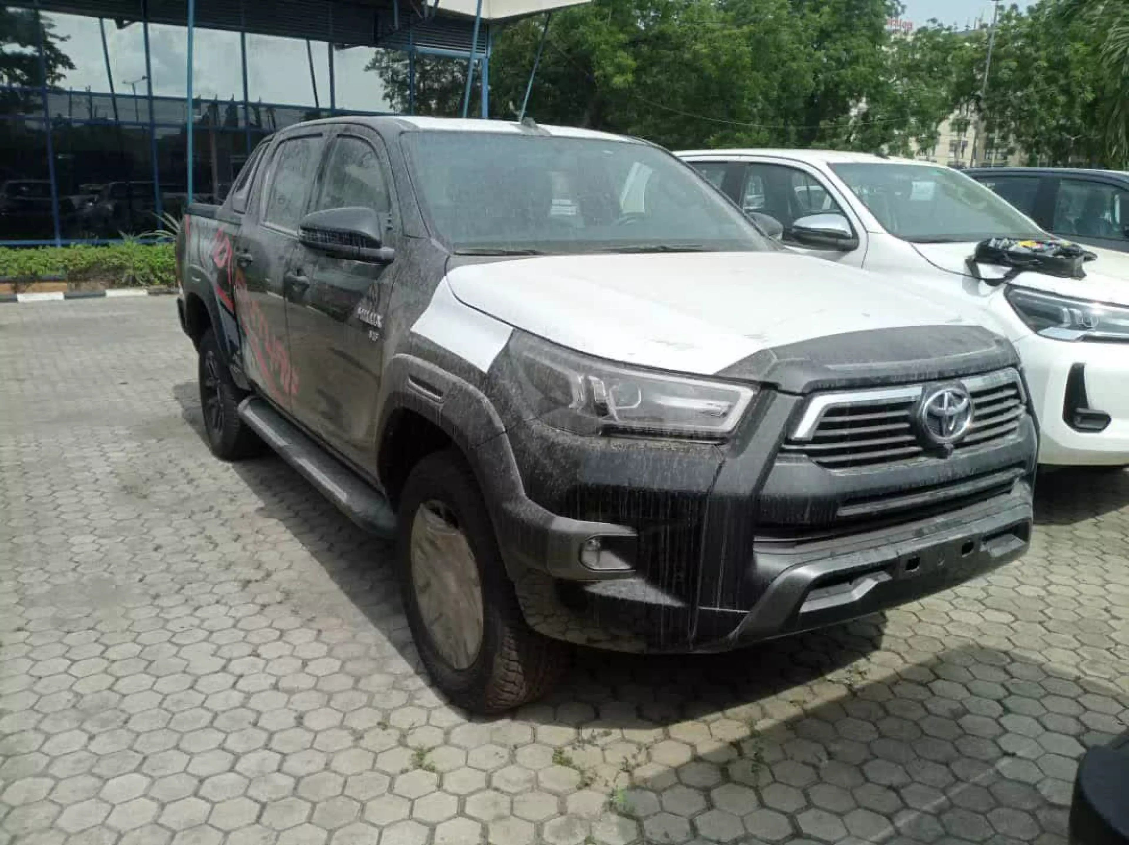 Toyota Hilux - 2023