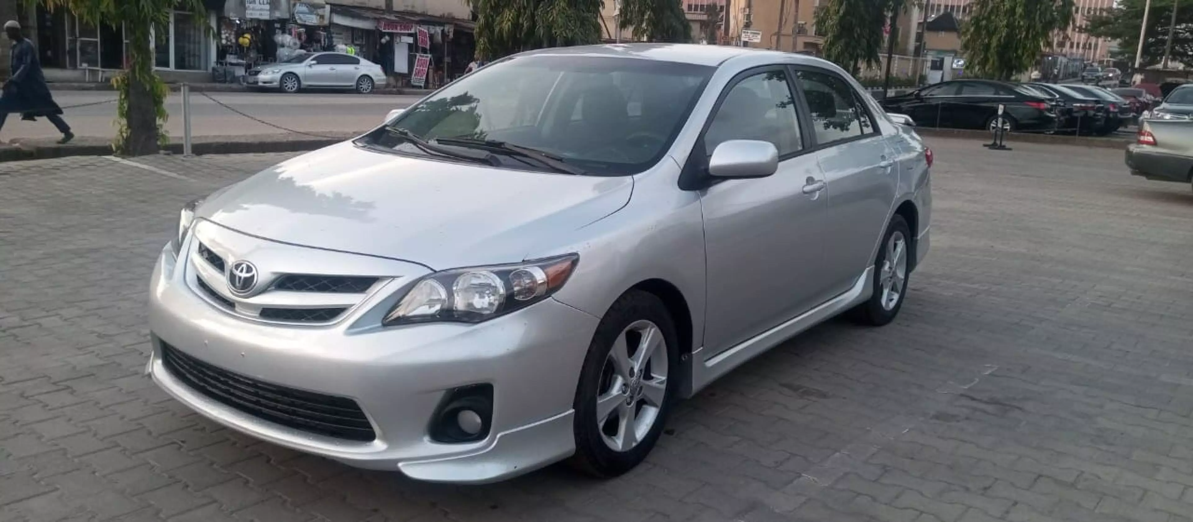 Toyota Corolla  - 2011