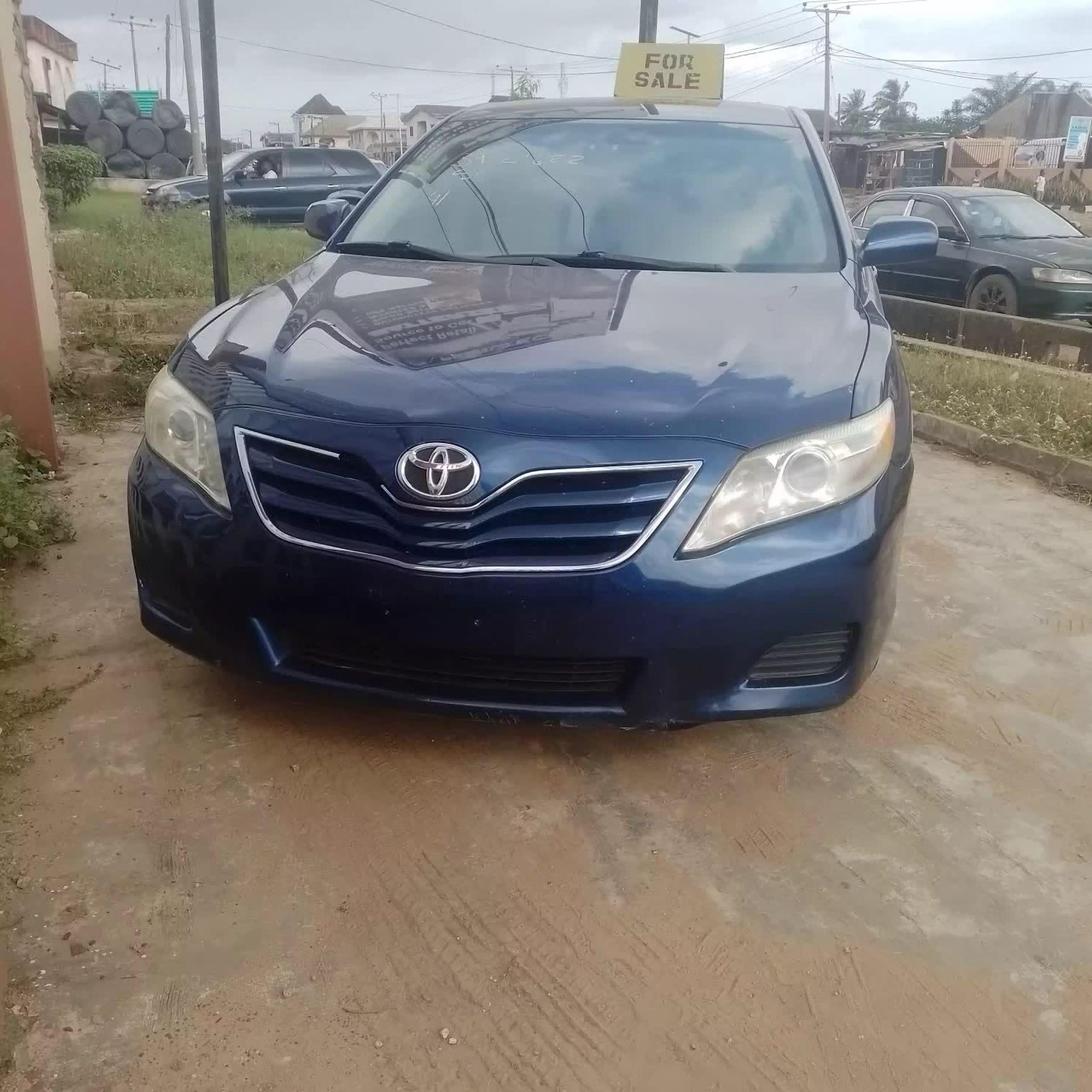 Toyota Camry - 2010