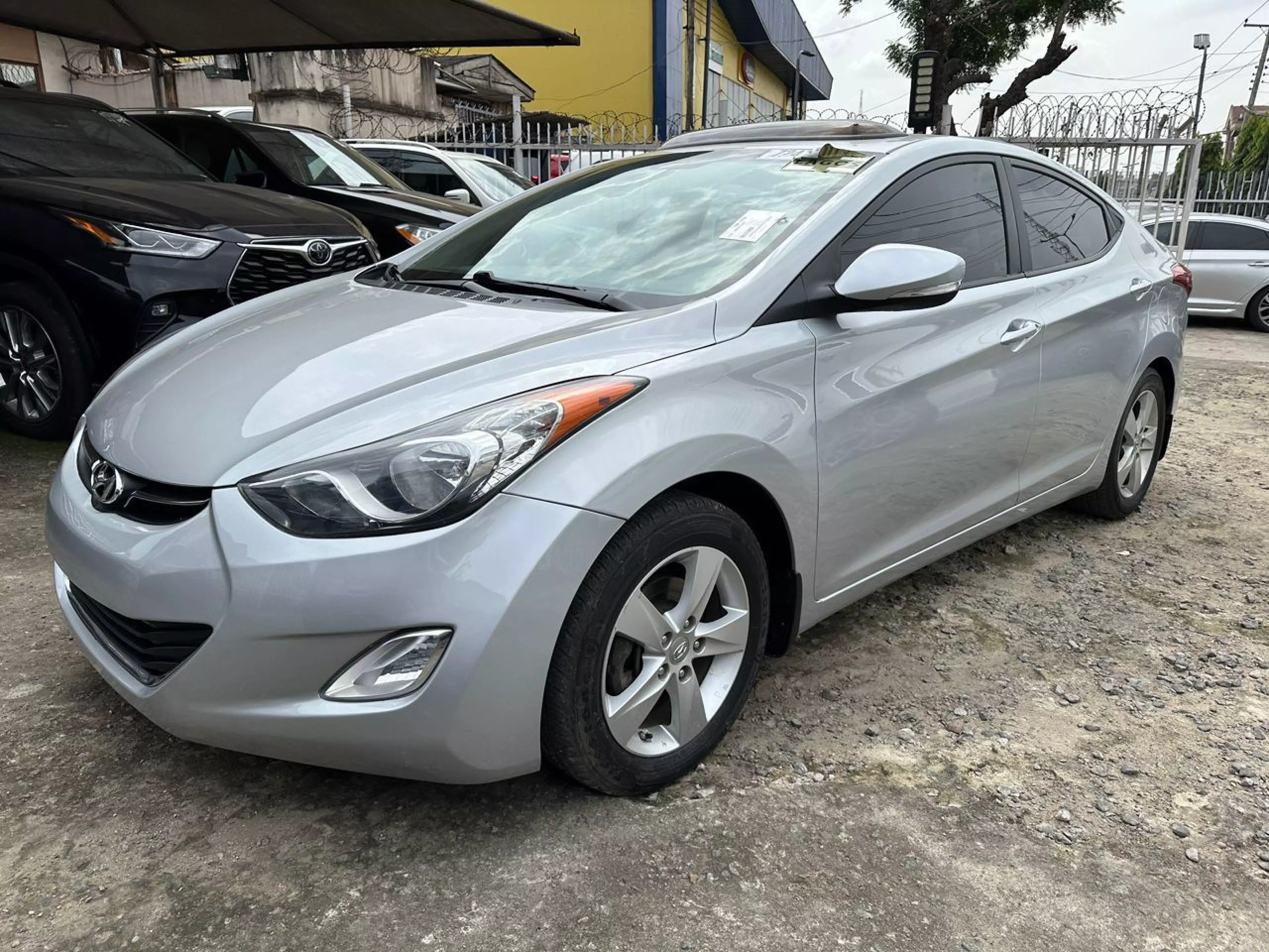 Hyundai Elantra - 2013