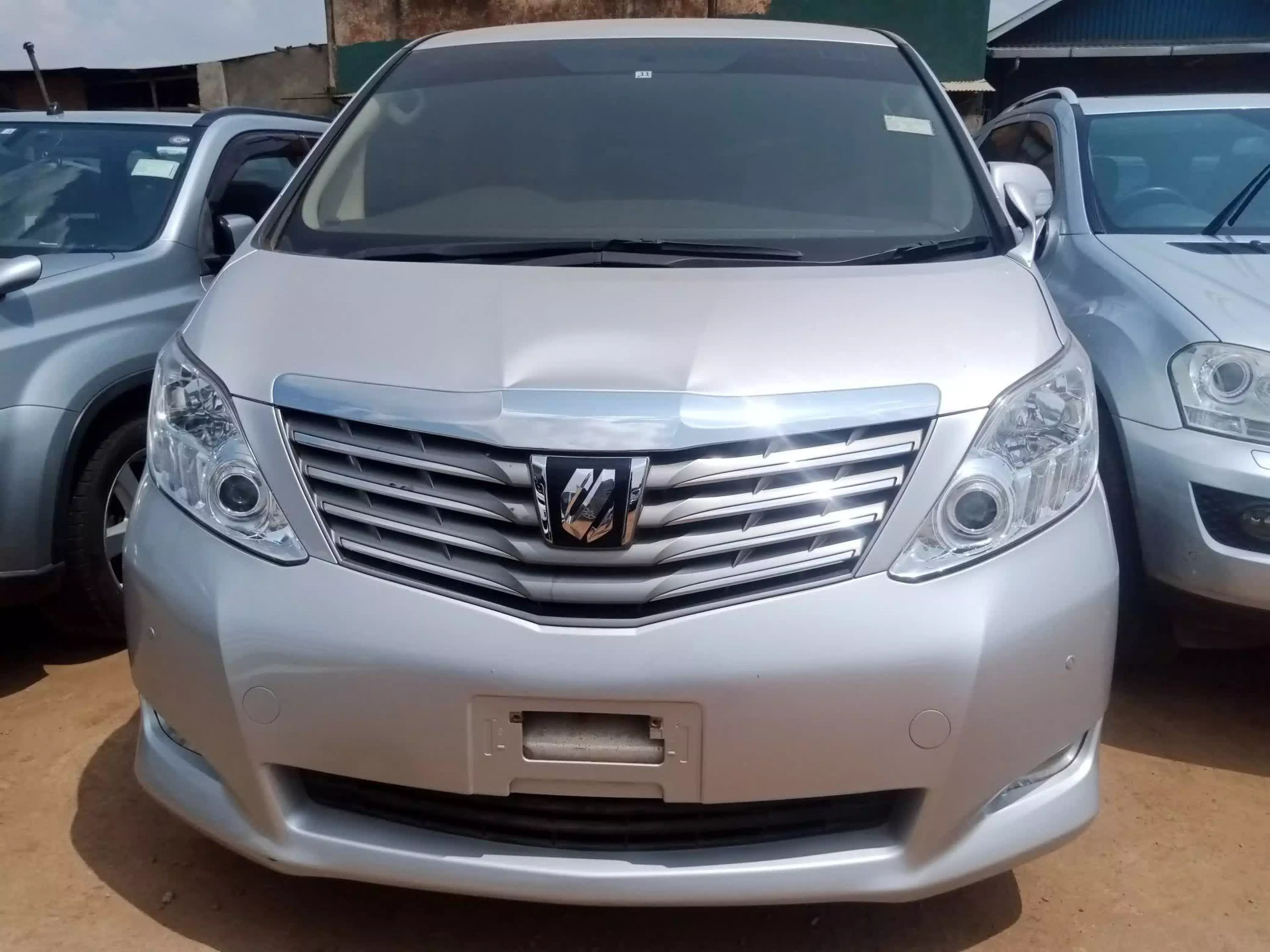 Toyota Alphard - 2010