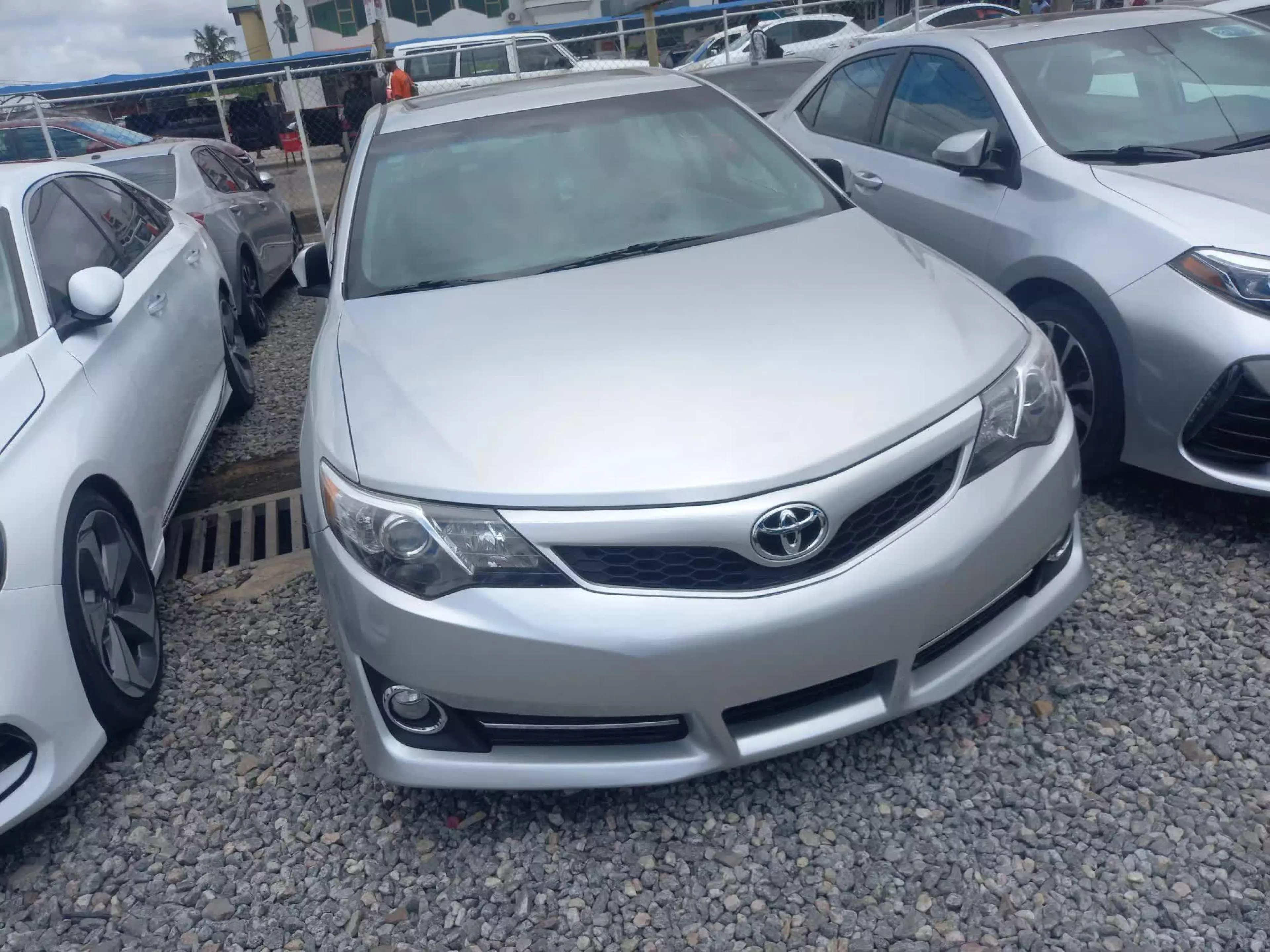 Toyota Camry  - 2014