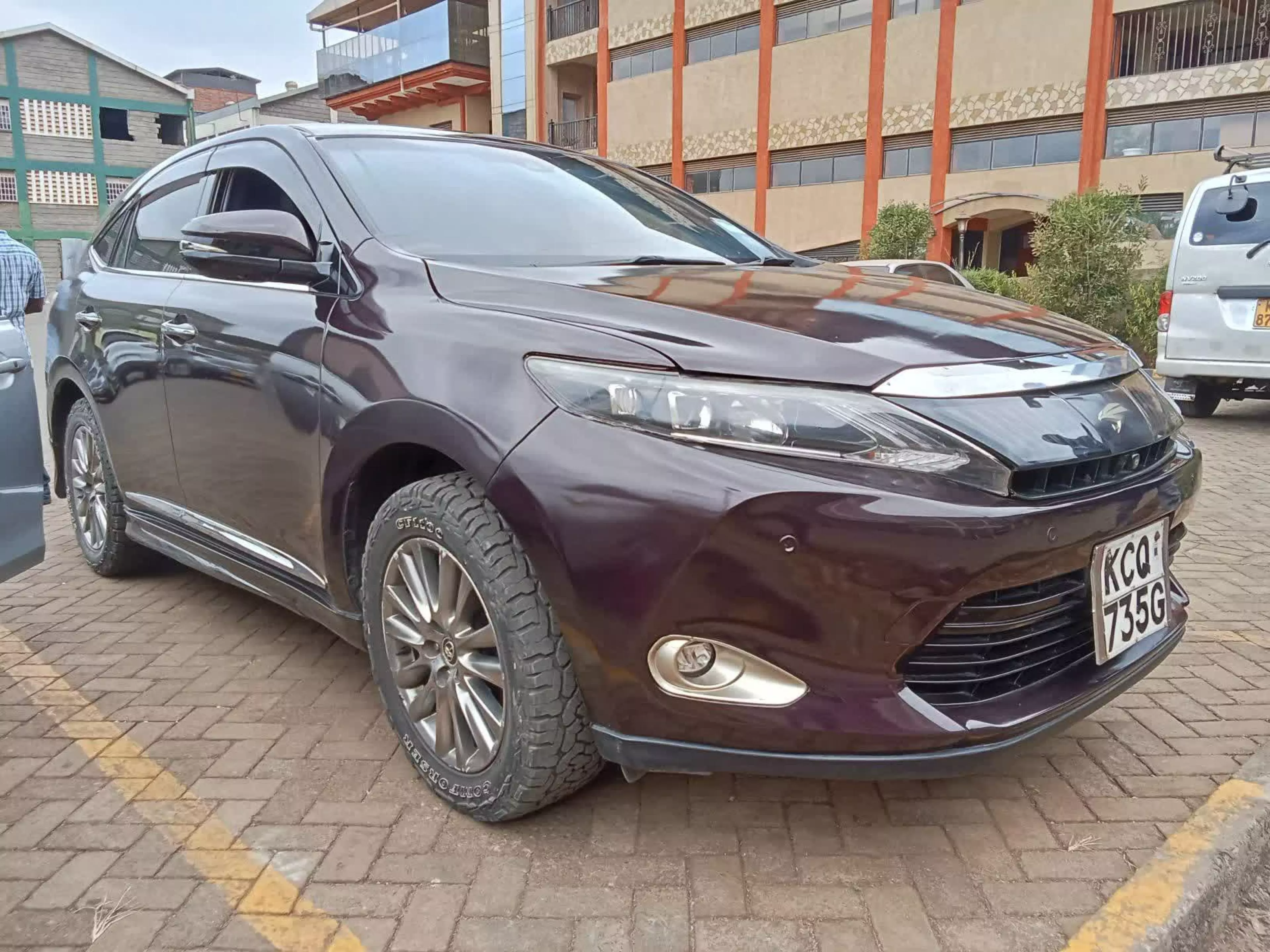 Toyota Harrier  - 2013