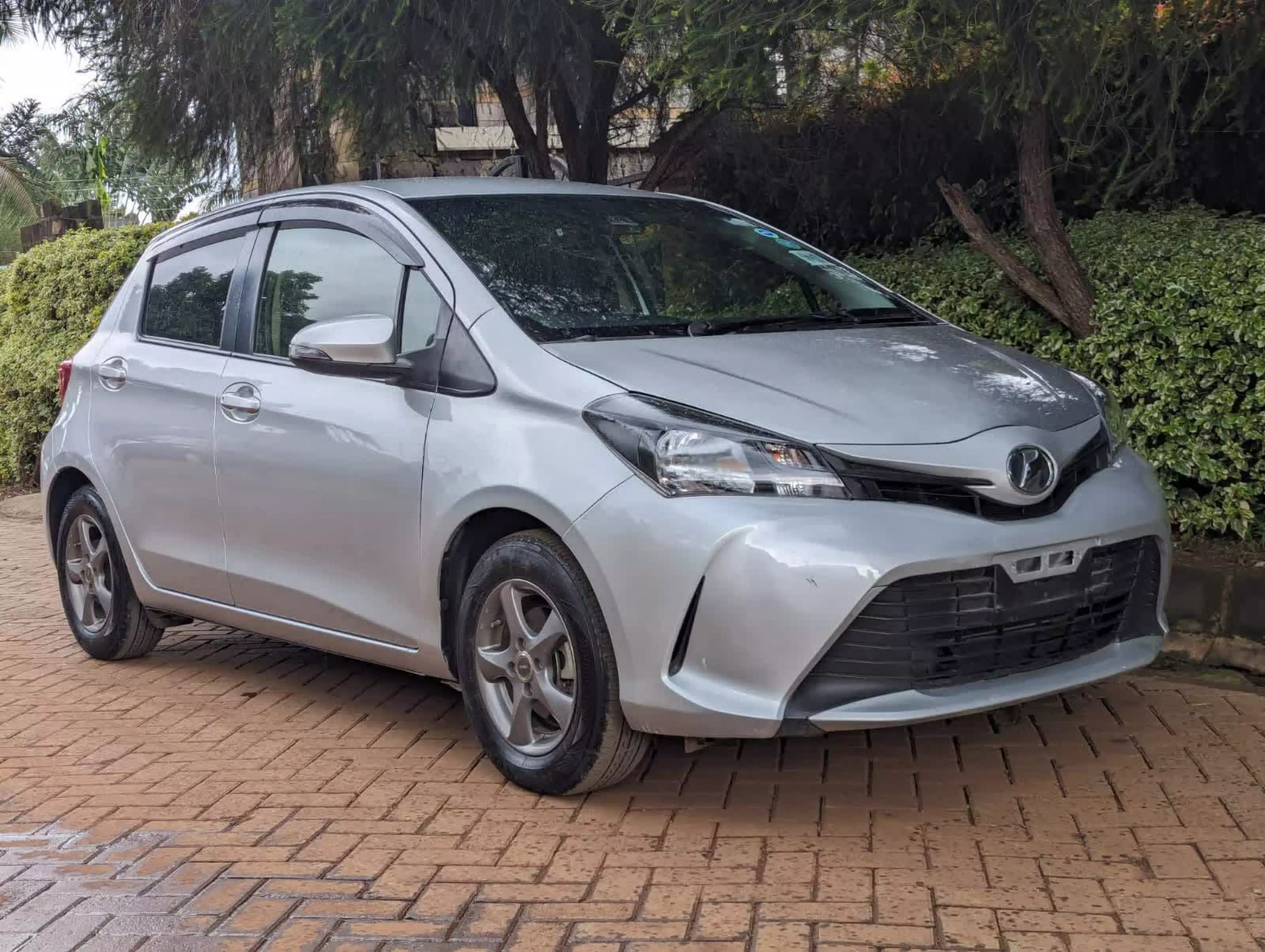 Toyota Vitz  - 2016