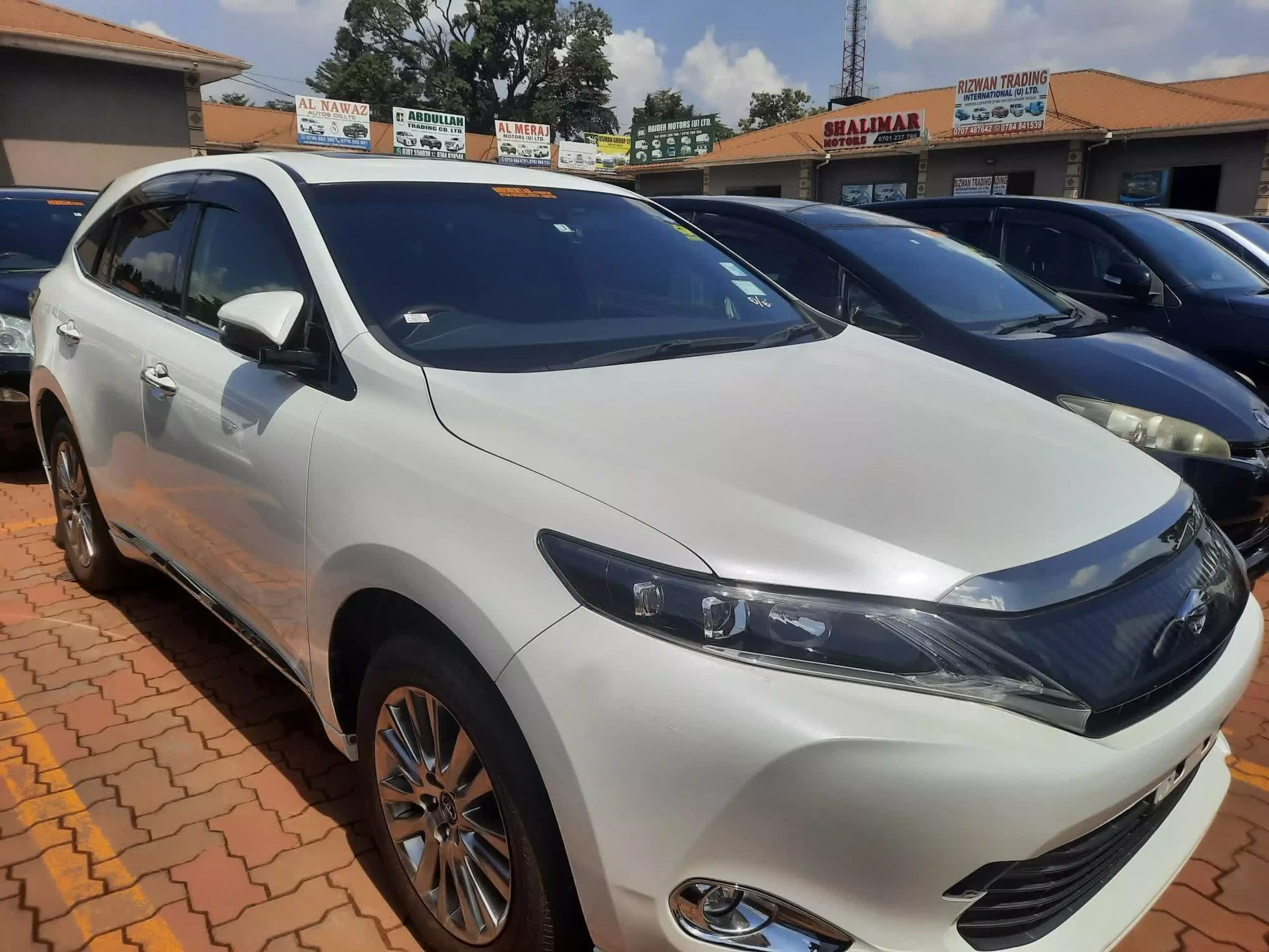 Toyota Harrier  - 2014