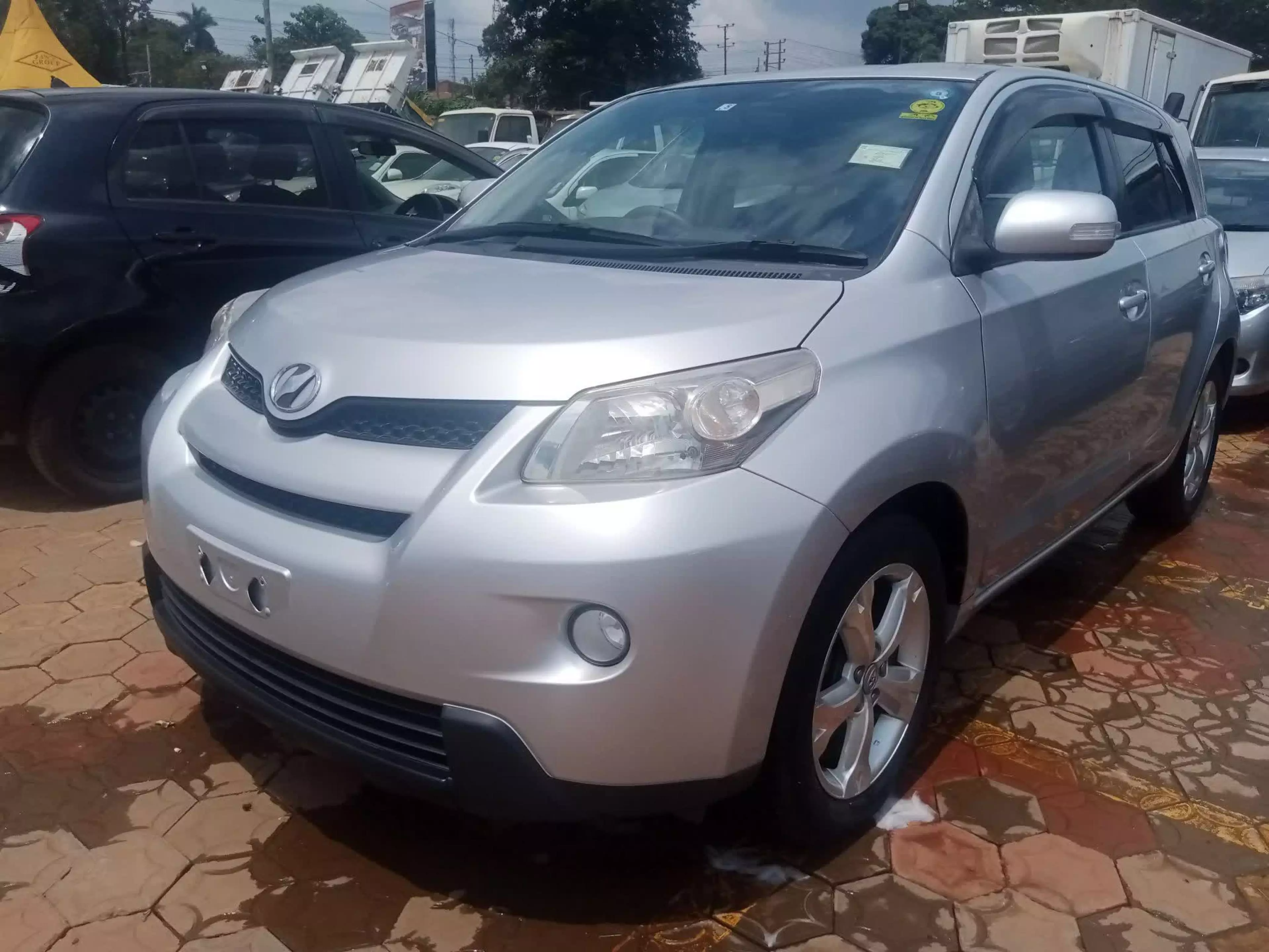 Toyota Ist   - 2009