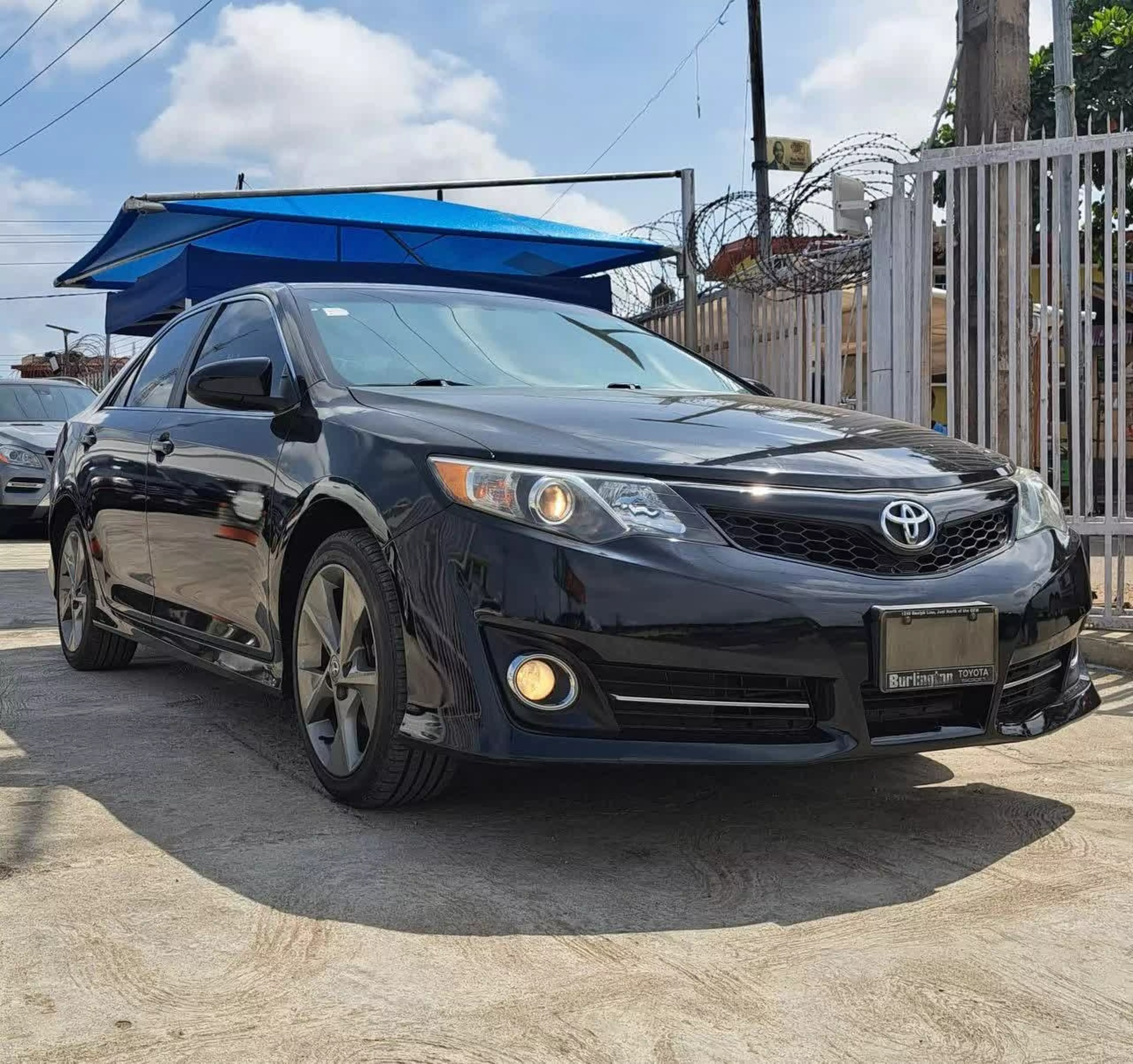 Toyota Camry  - 2012