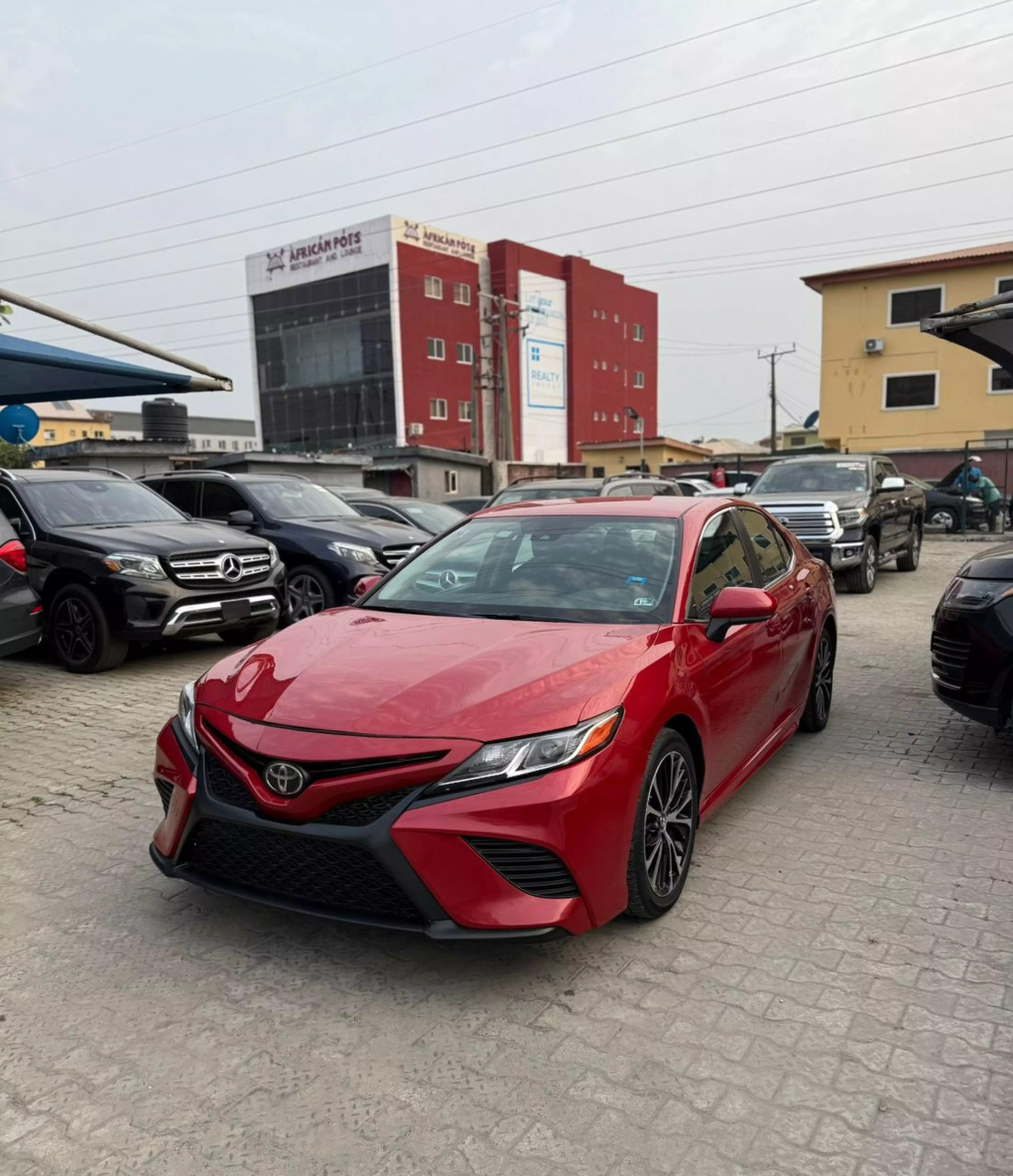 Toyota Camry - 2019