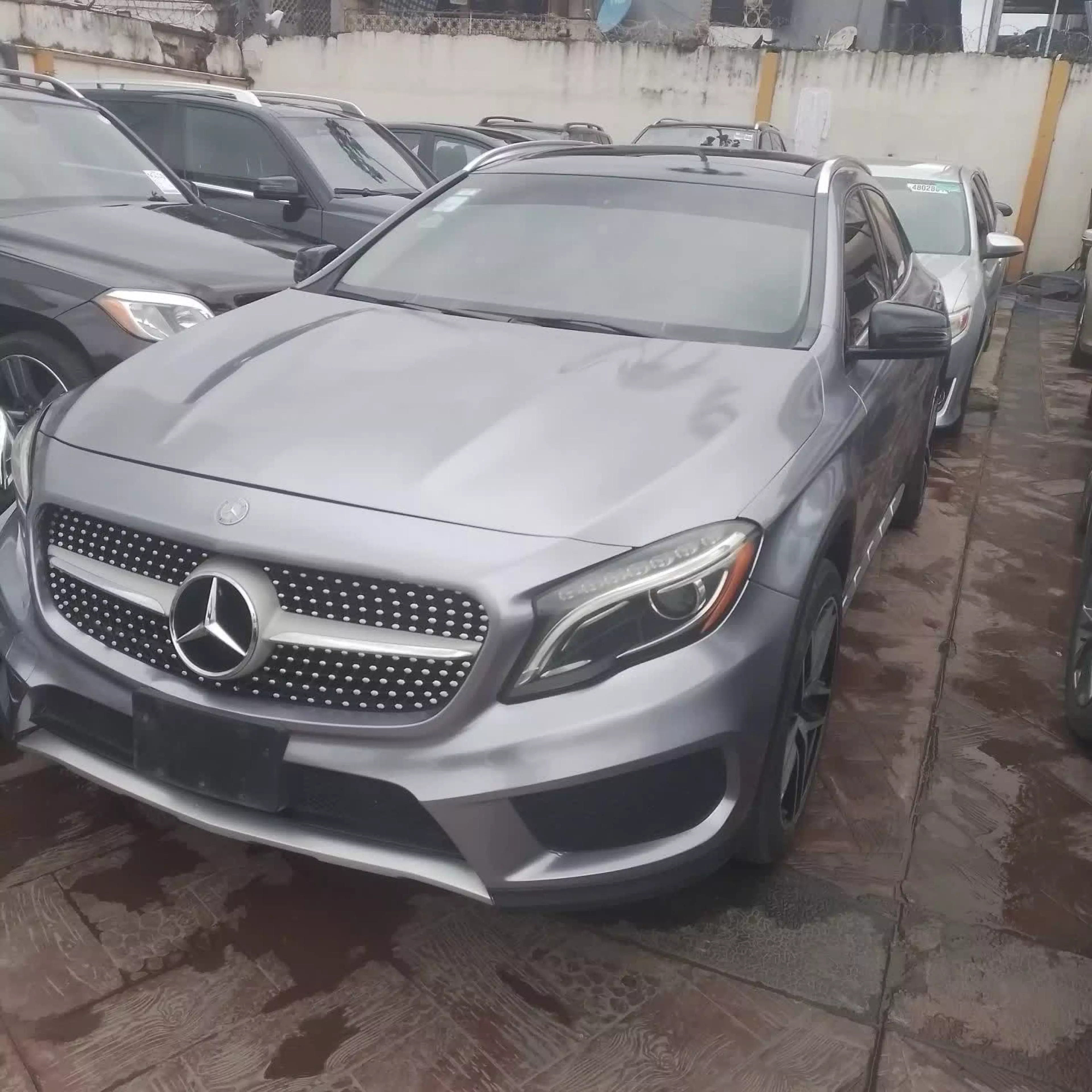 Mercedes-Benz GLA 250 - 2015