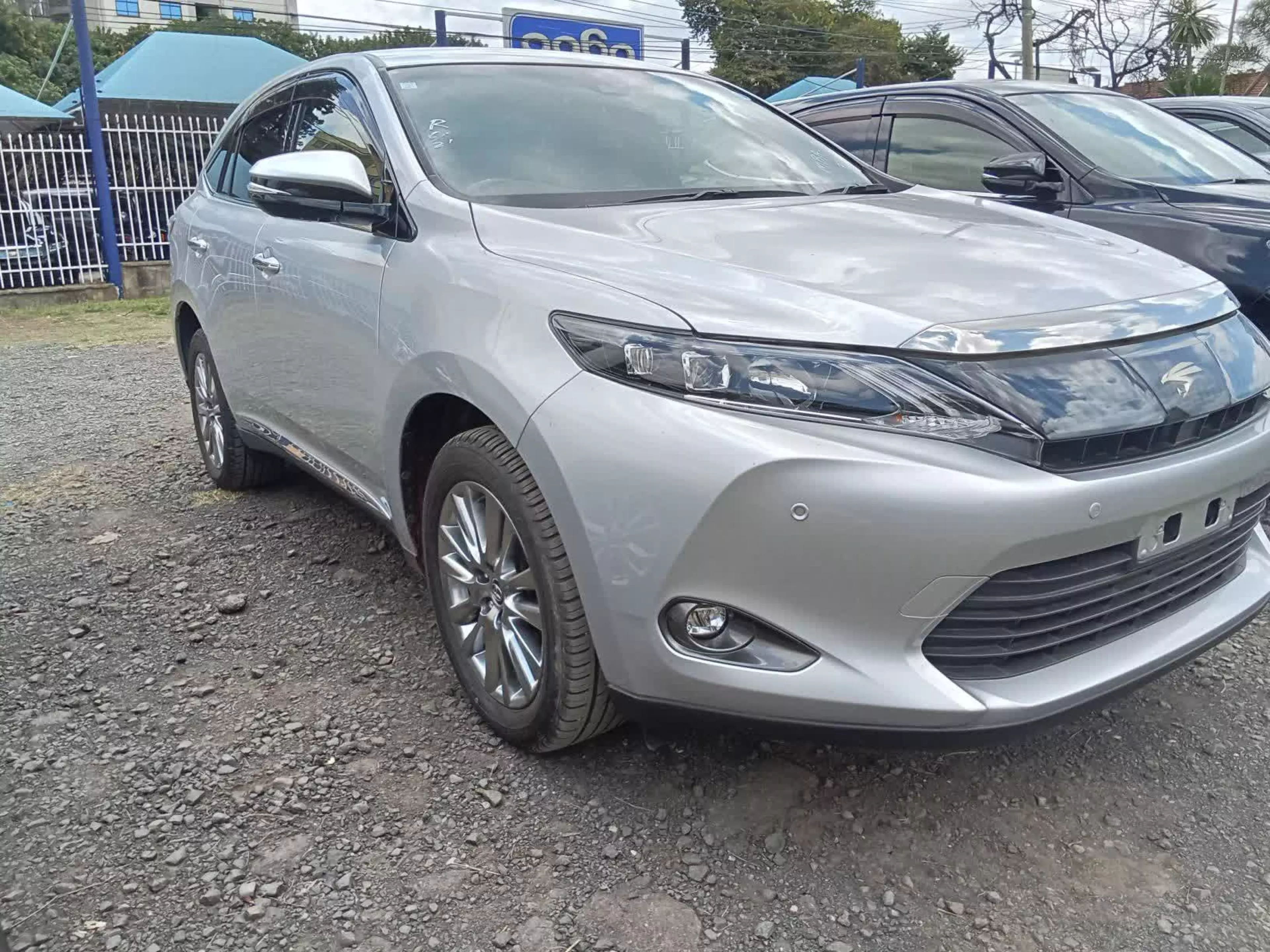 Toyota Harrier  - 2017