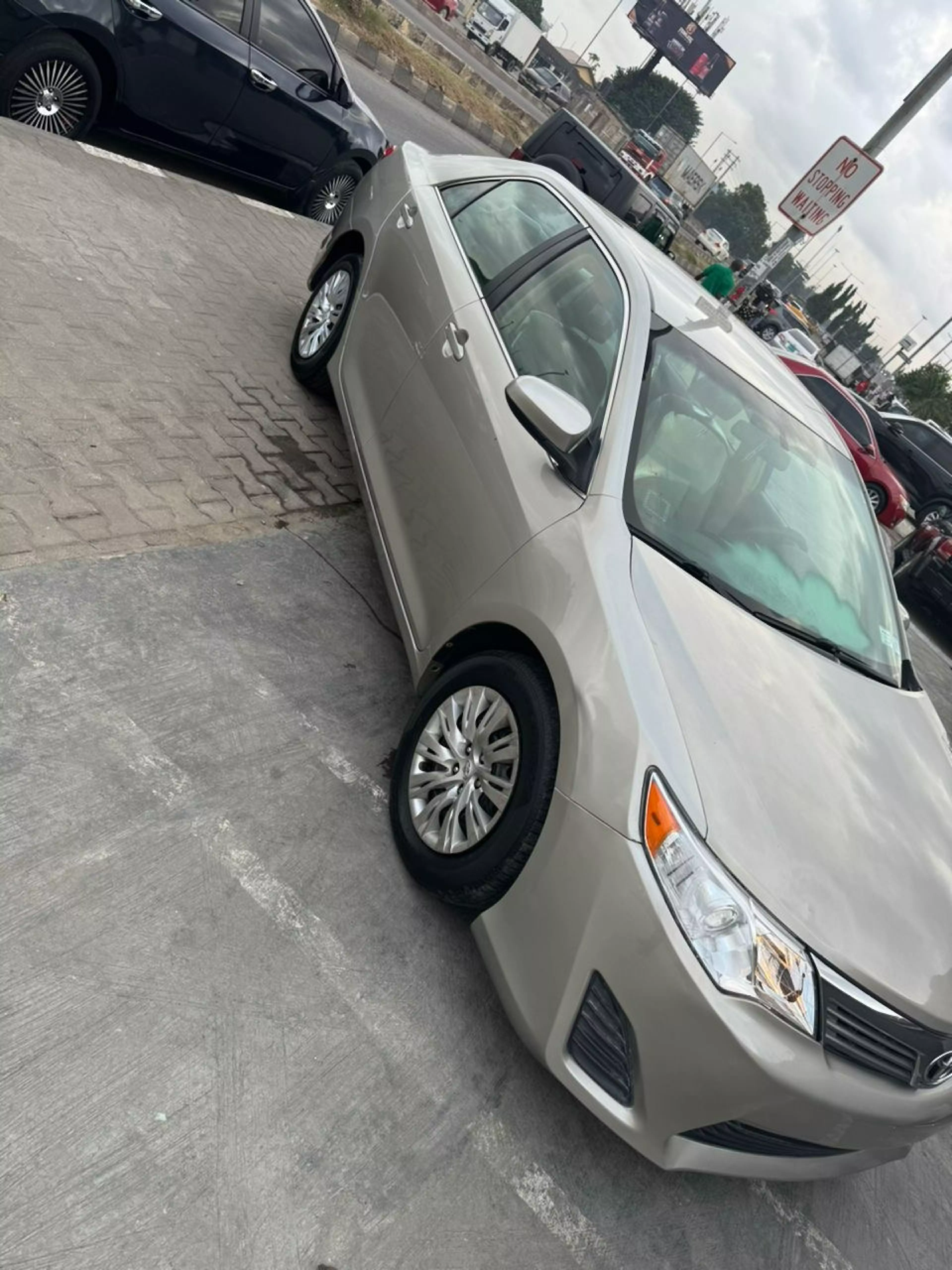 Toyota Camry   - 2014