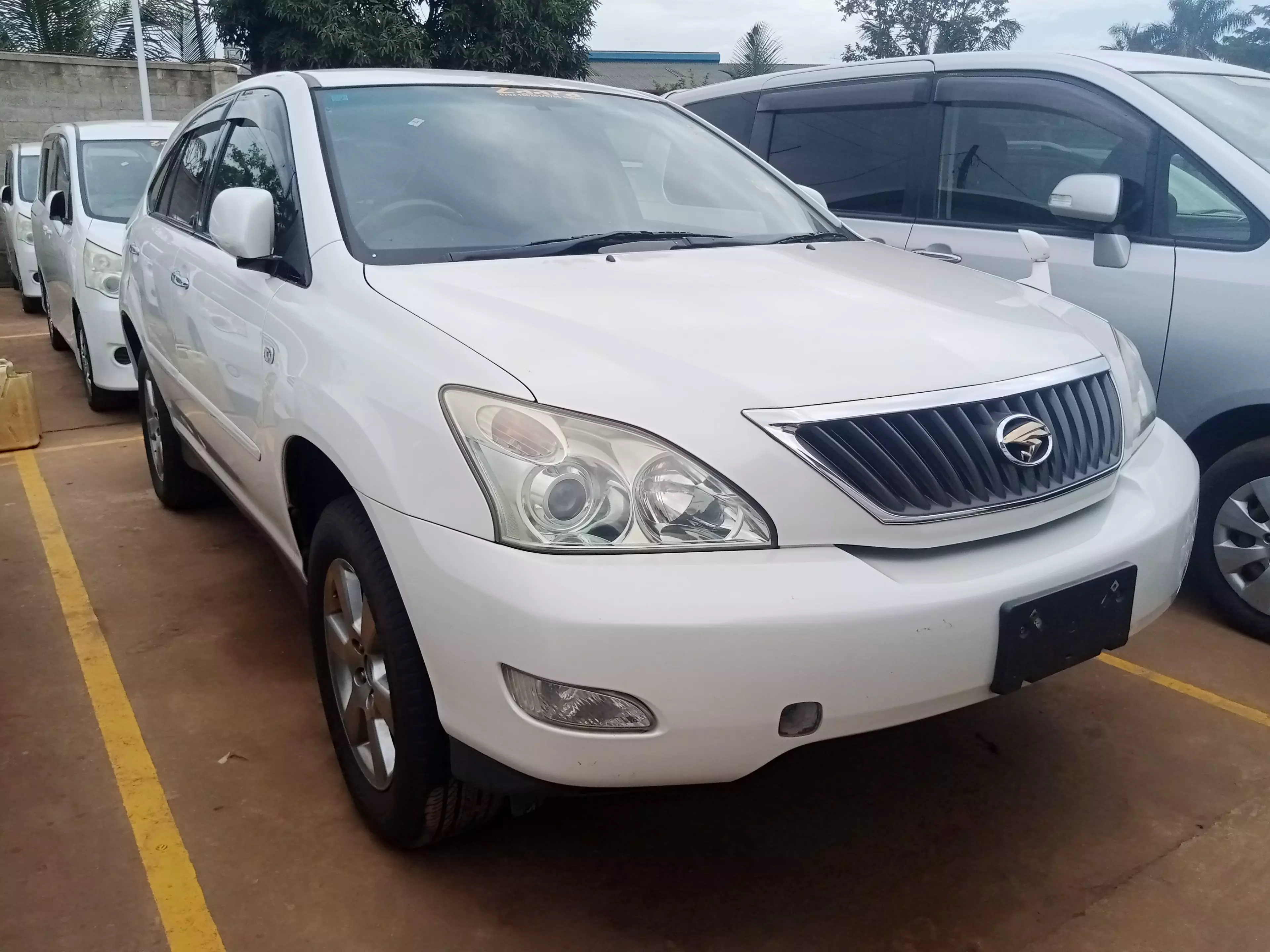 Toyota Harrier   - 2011