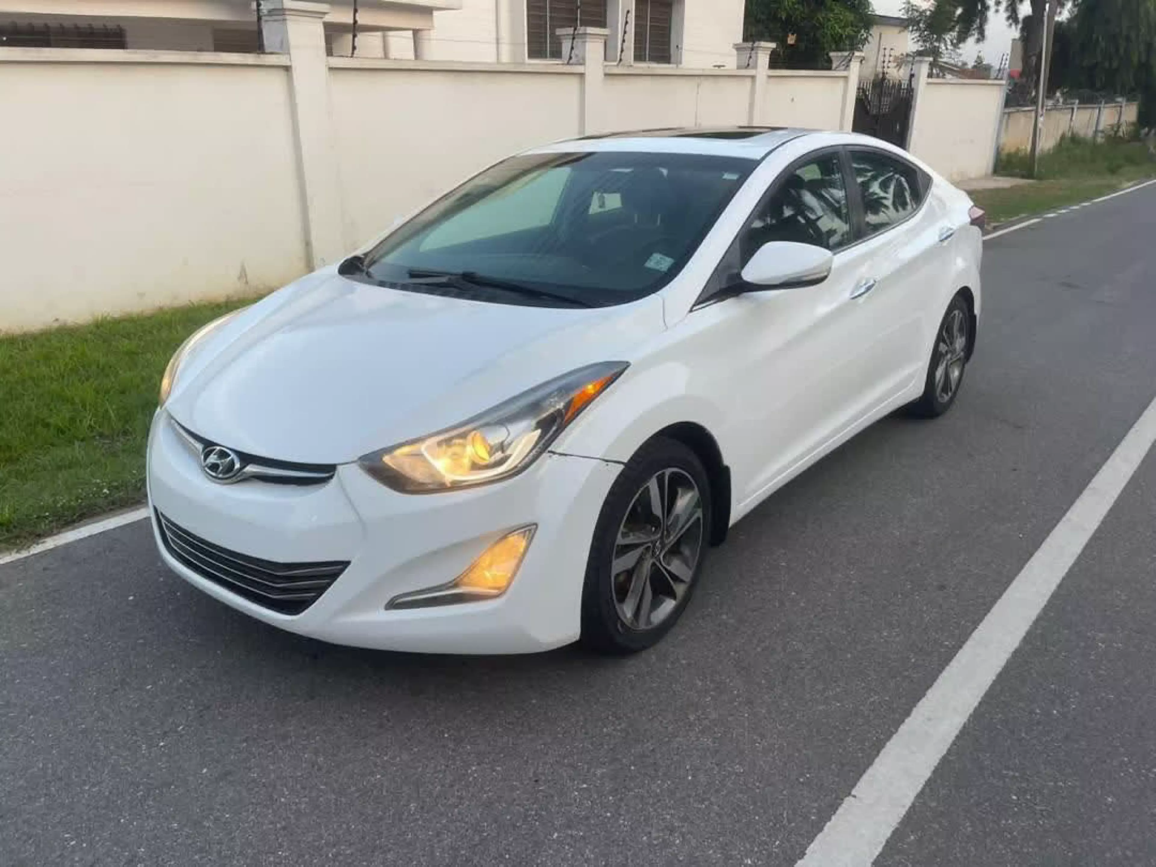 Hyundai Elantra - 2015