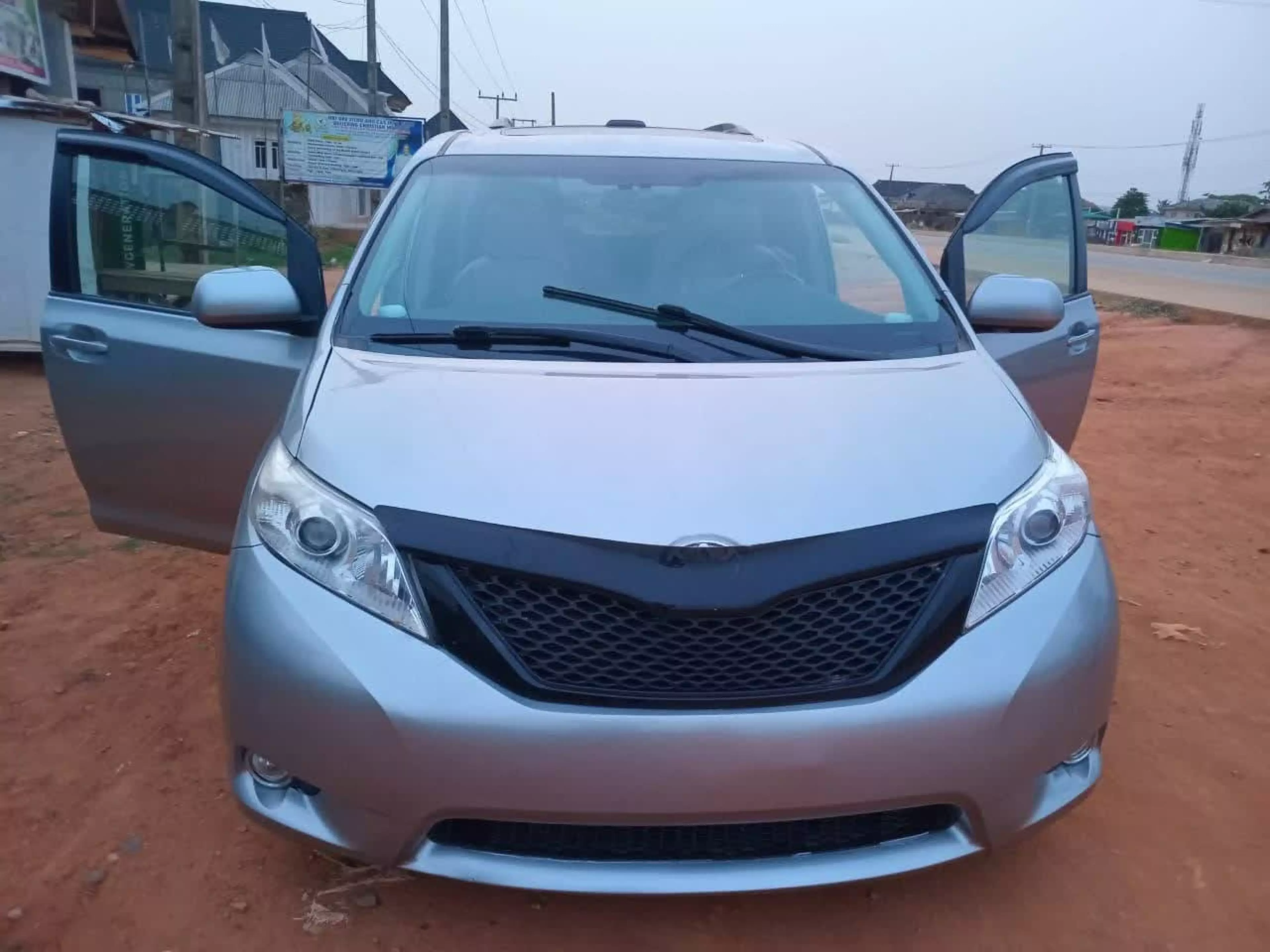 Toyota Sienna   - 2012