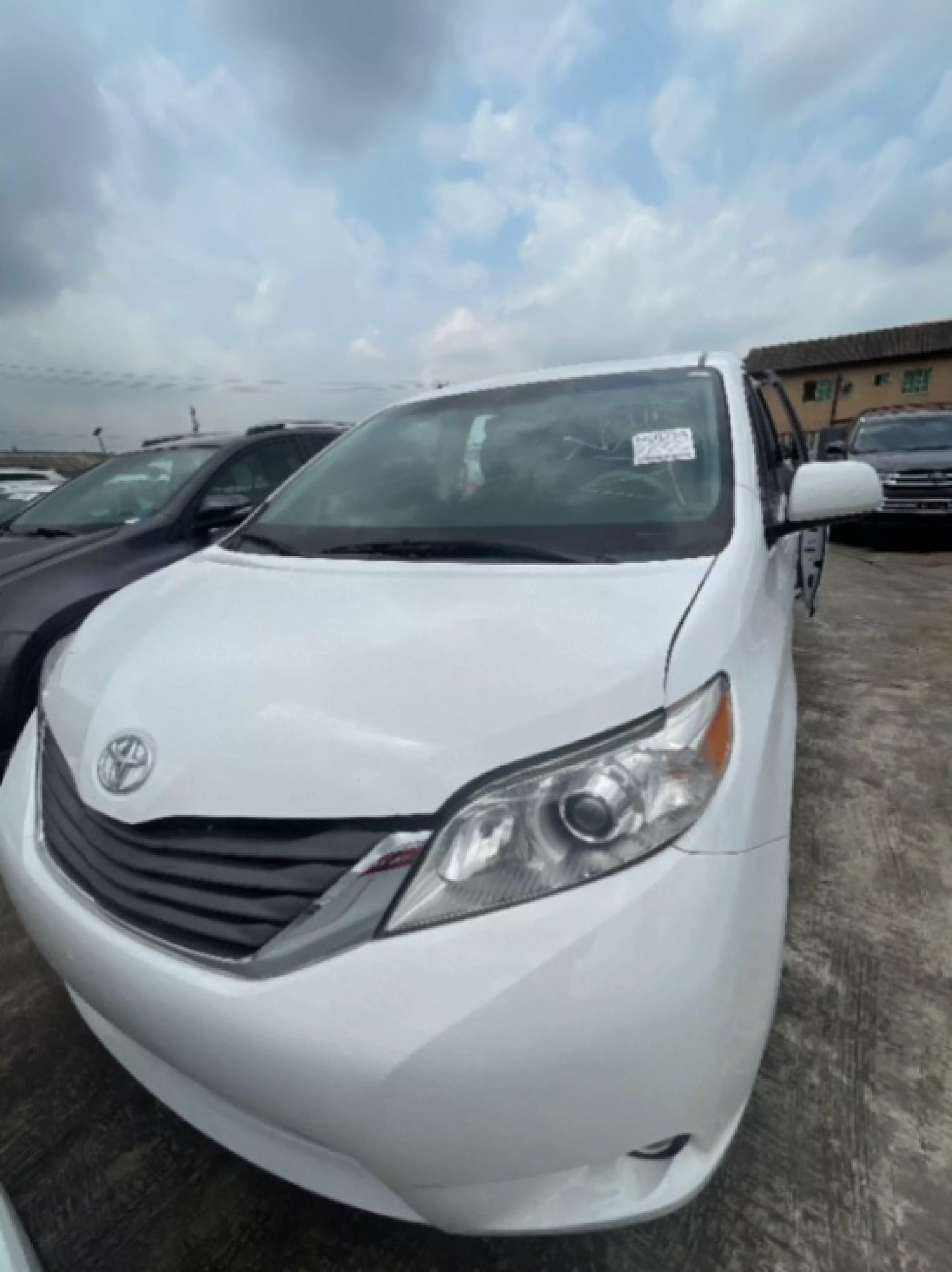 Toyota Sienna - 2012