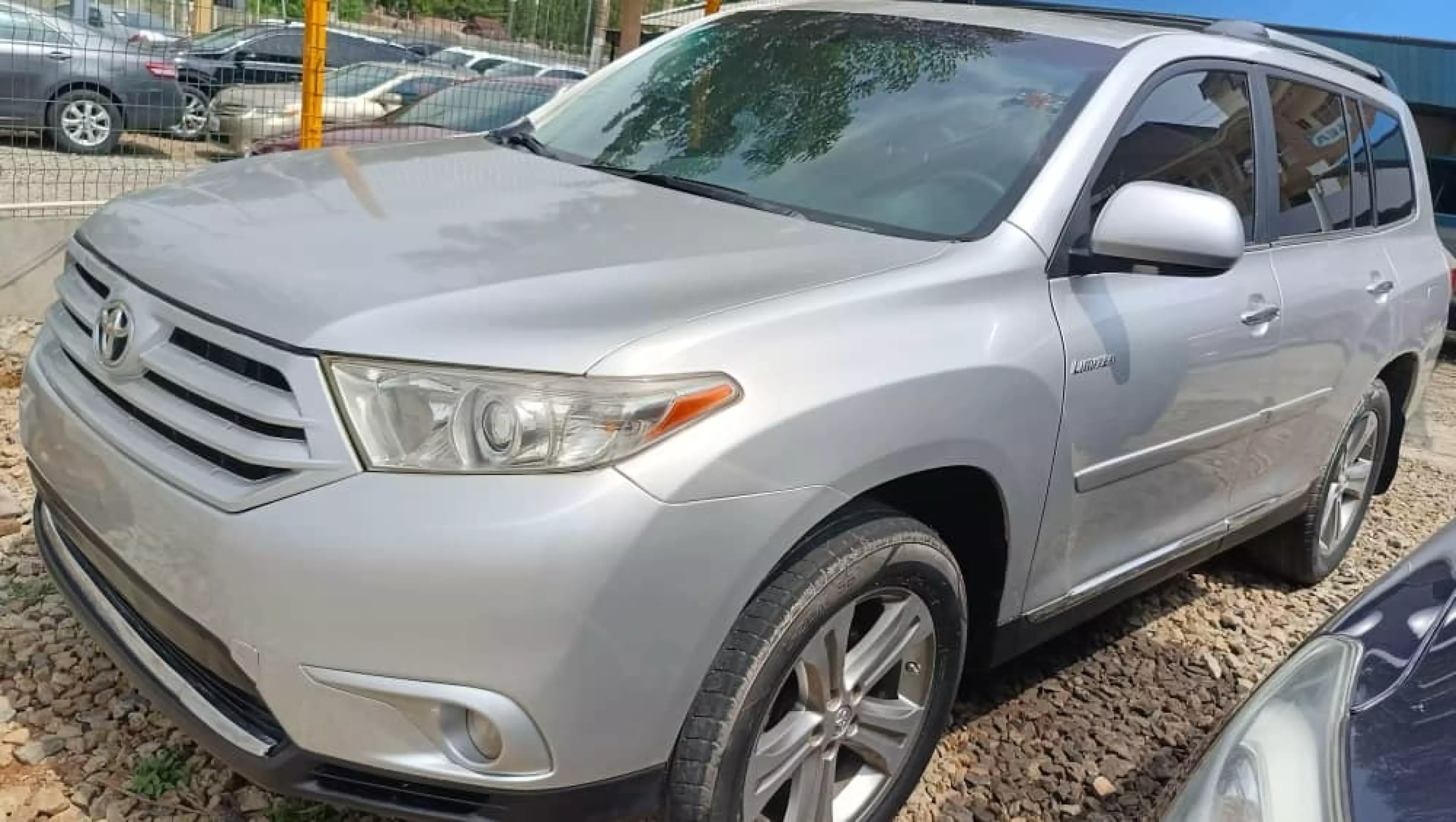 Toyota Highlander   - 2013