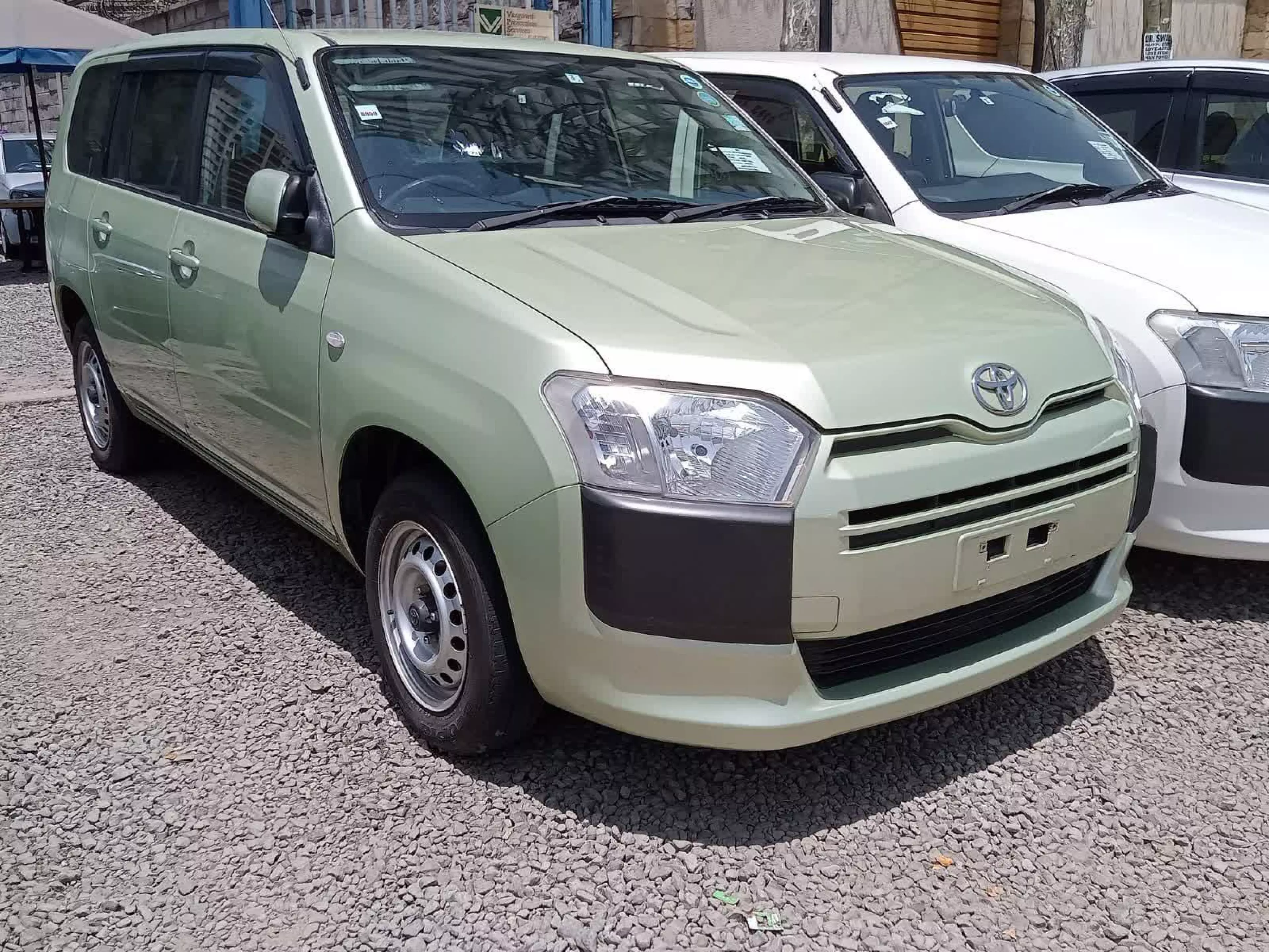 Toyota Succeed  - 2016