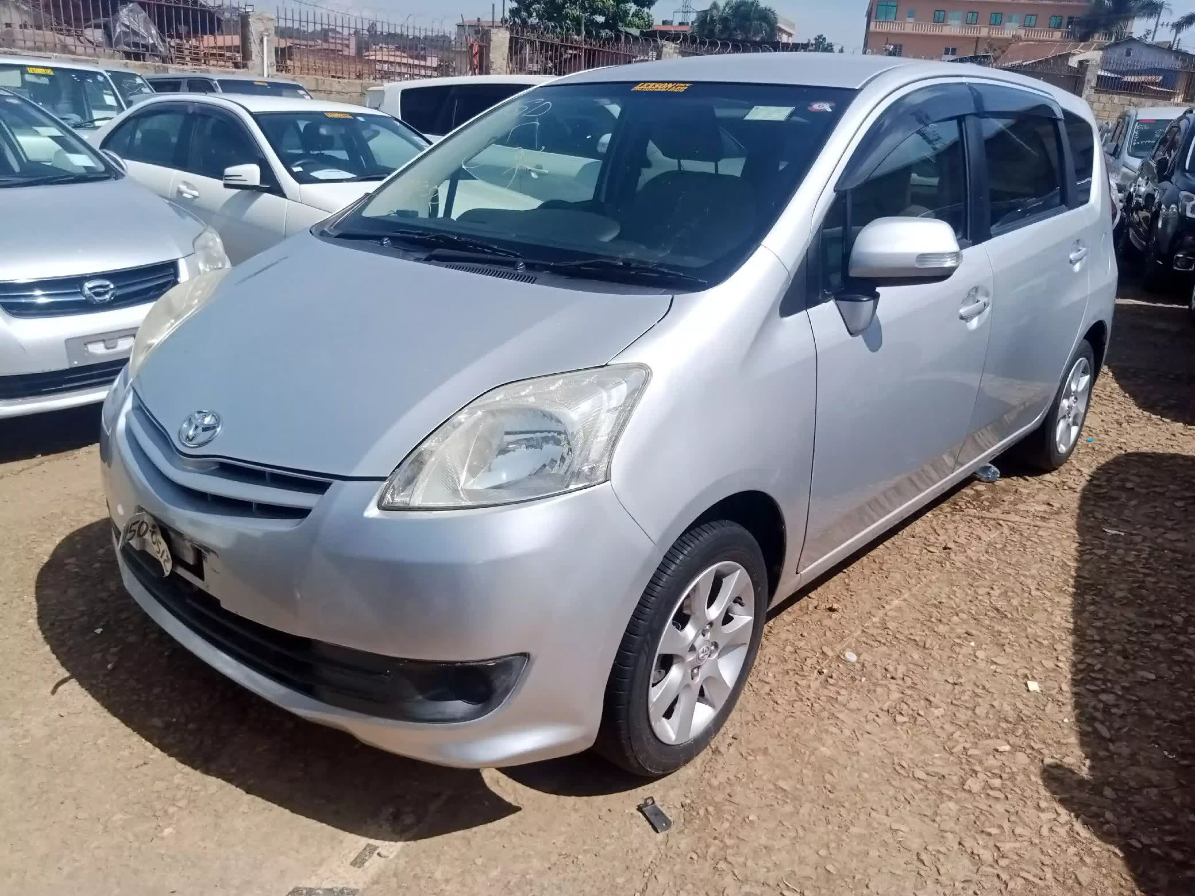 Toyota Passo Sette - 2010
