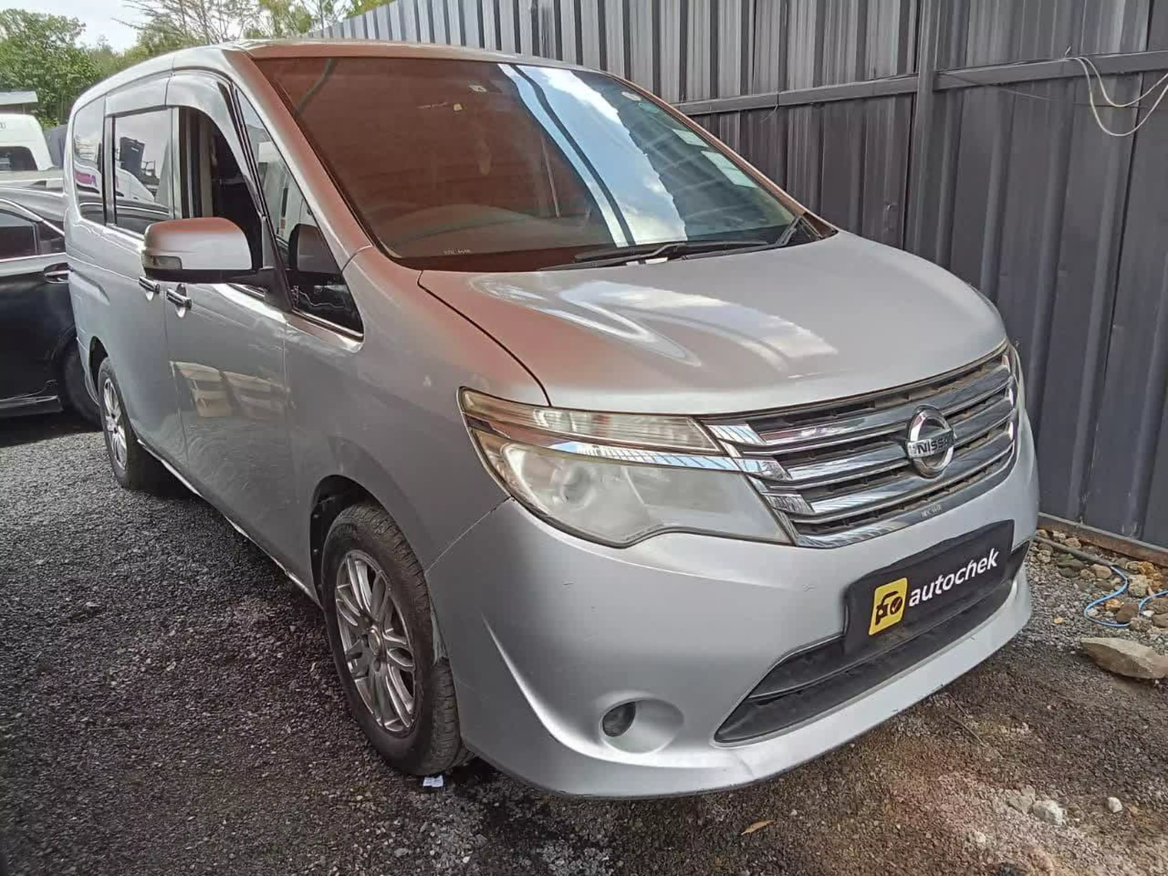 Nissan Serena - 2014