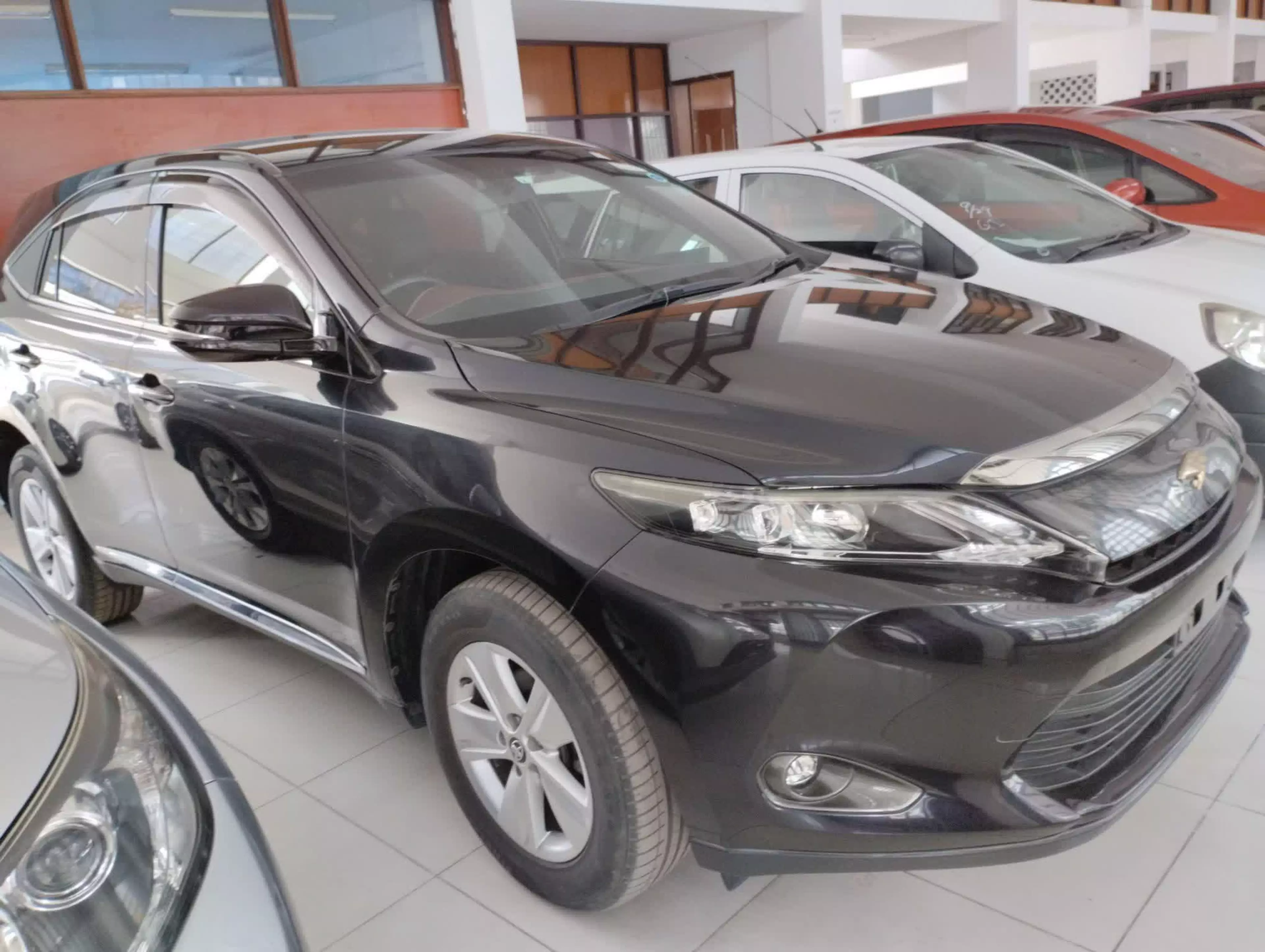 Toyota Harrier - 2016