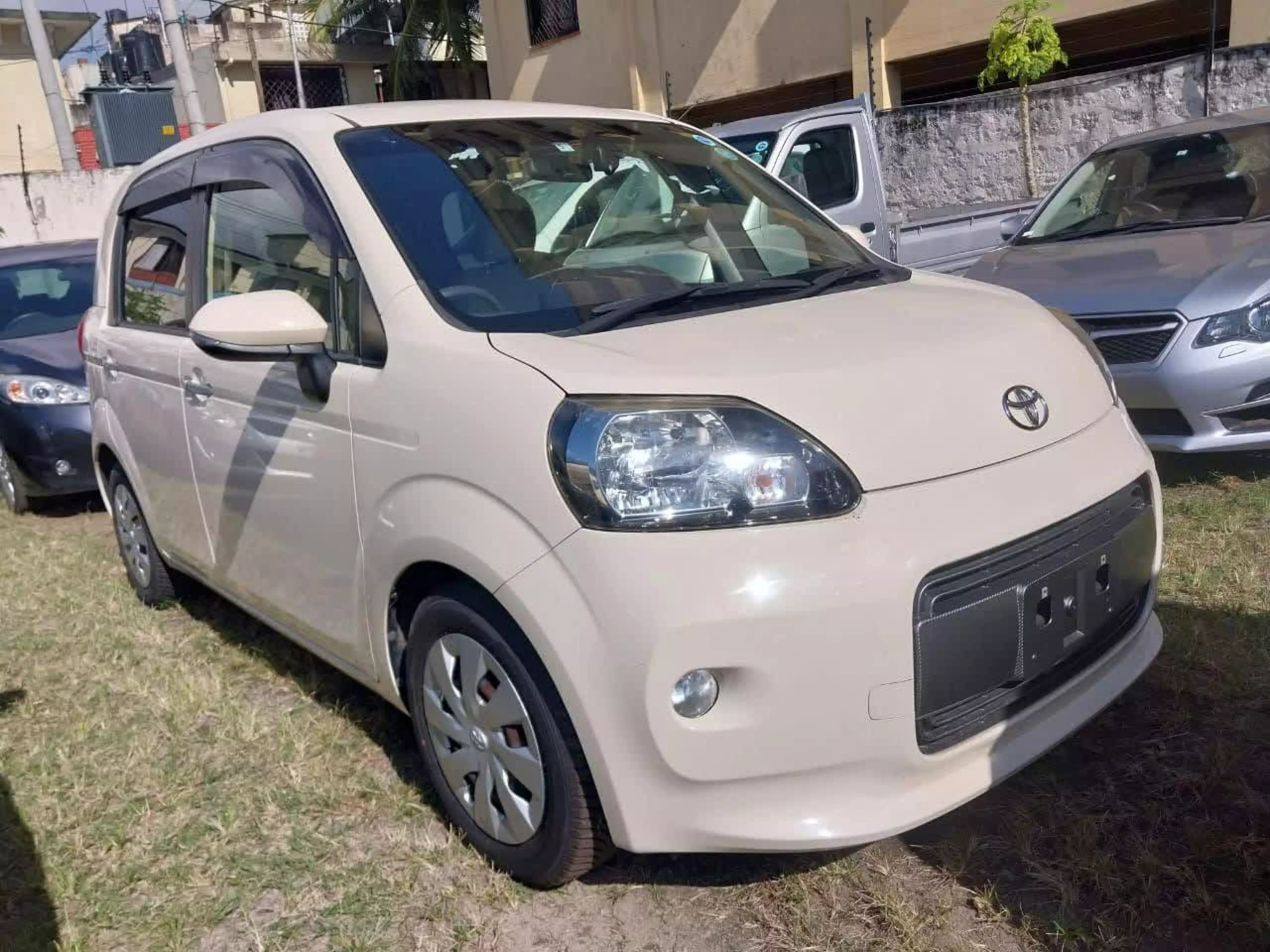 Toyota Porte - 2016