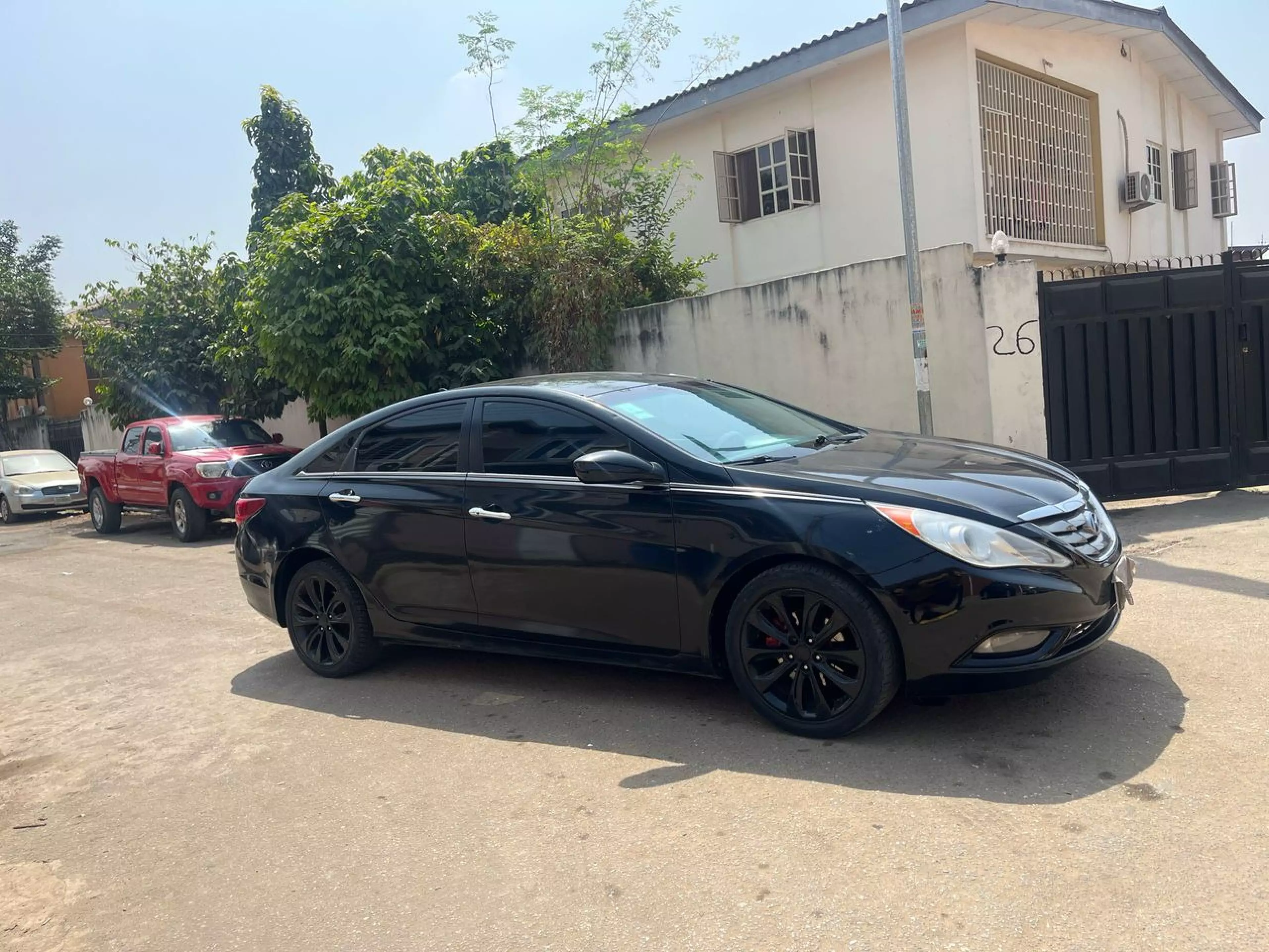 Hyundai Sonata   - 2011