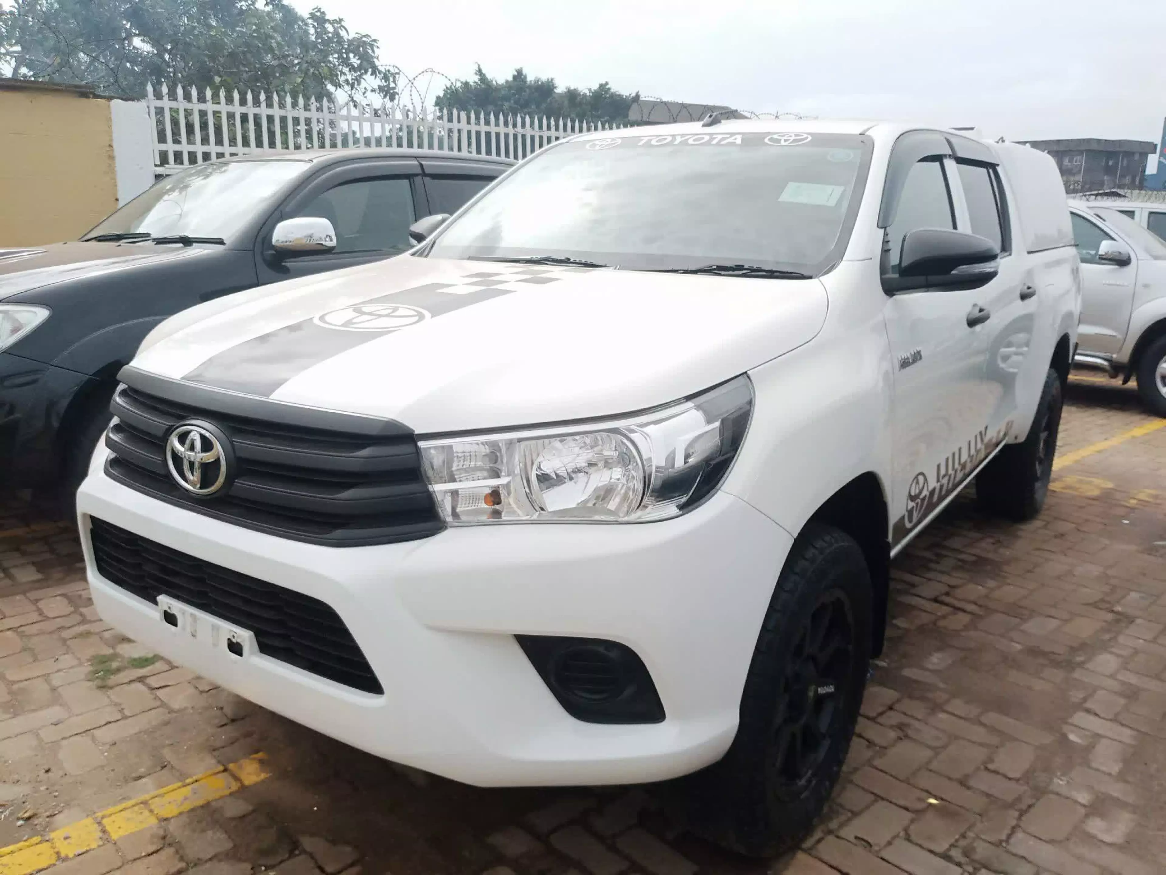 Toyota Hilux - 2013