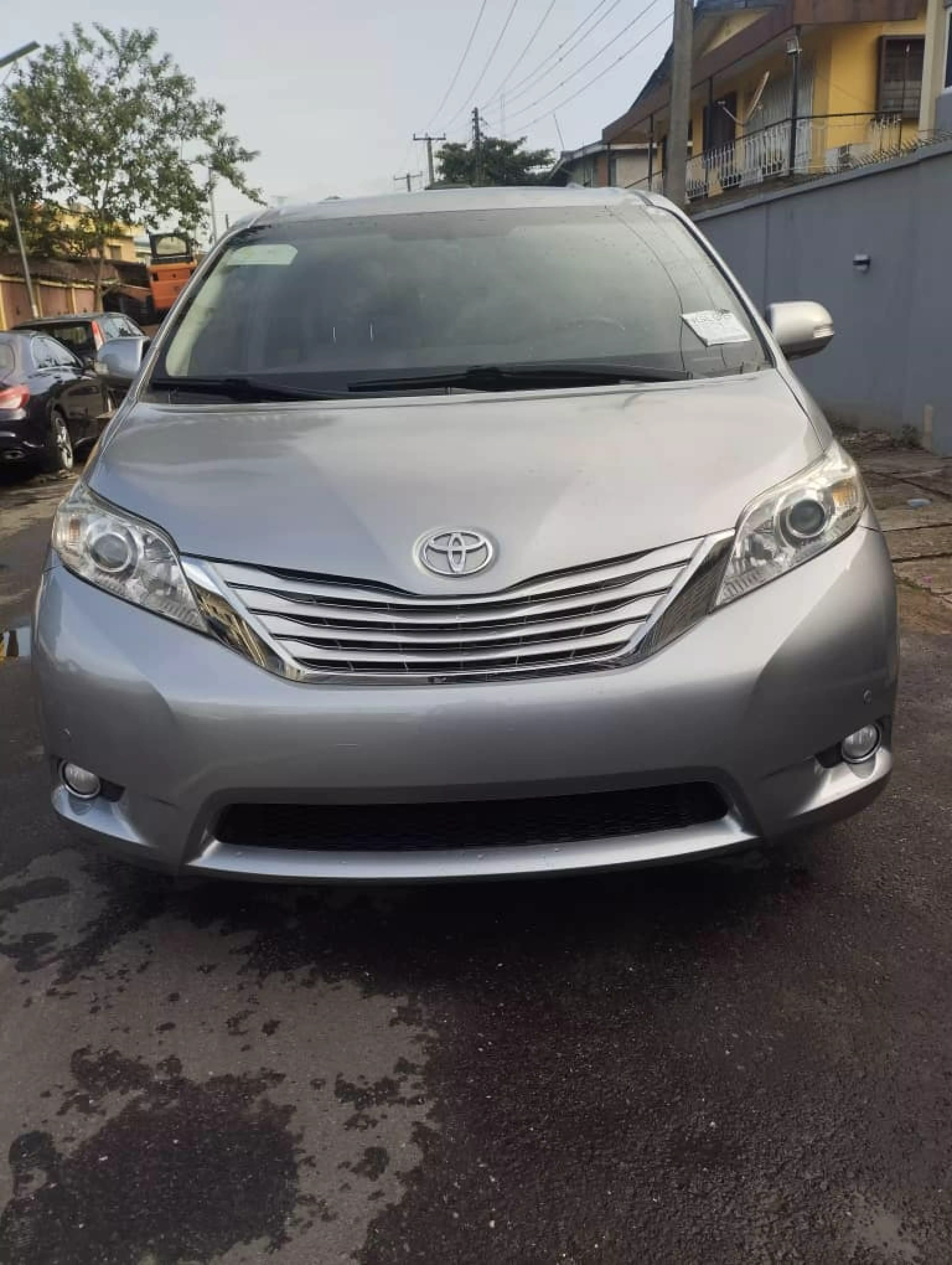 Toyota Sienna - 2013