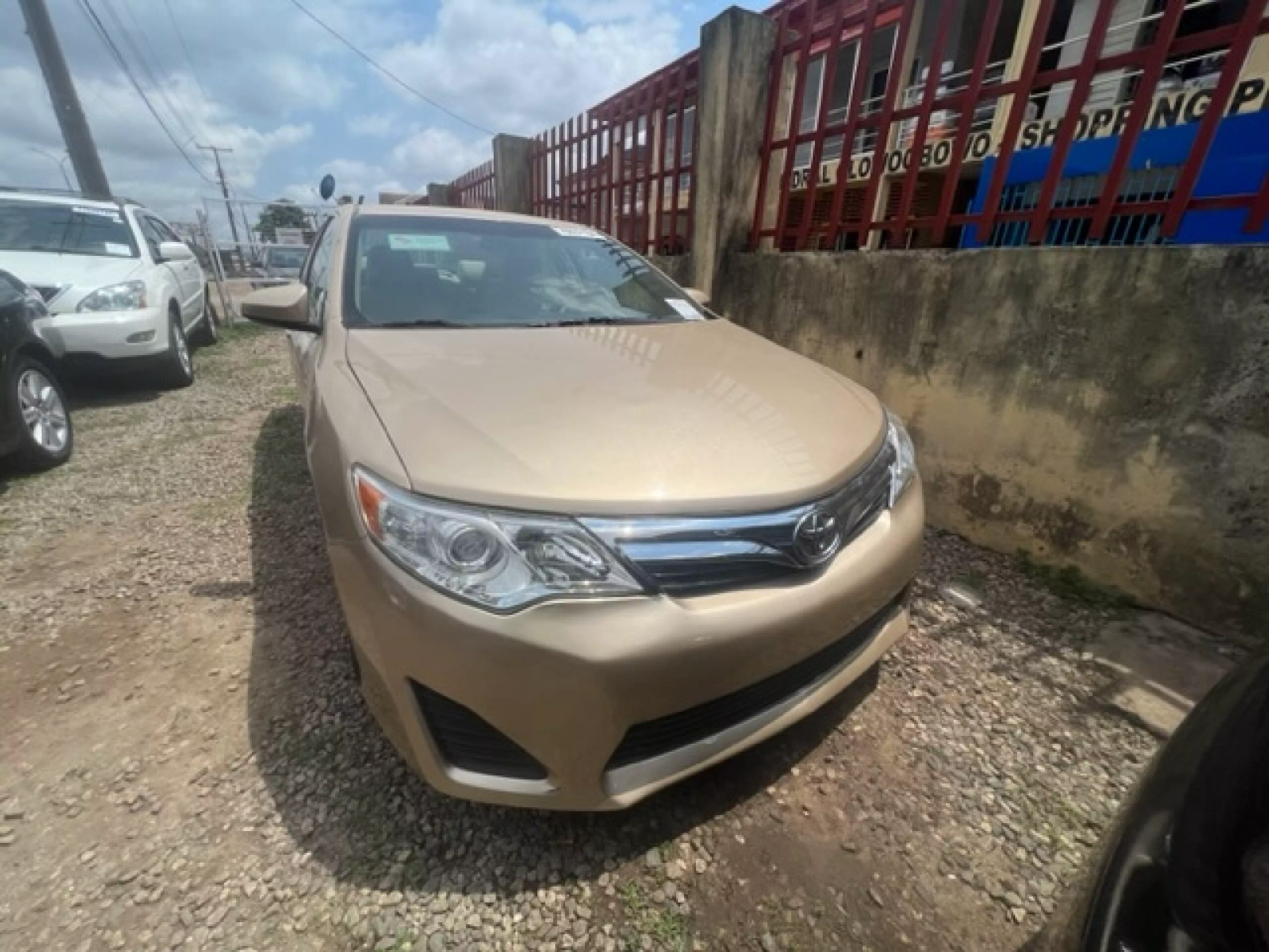 Toyota camry   - 2012