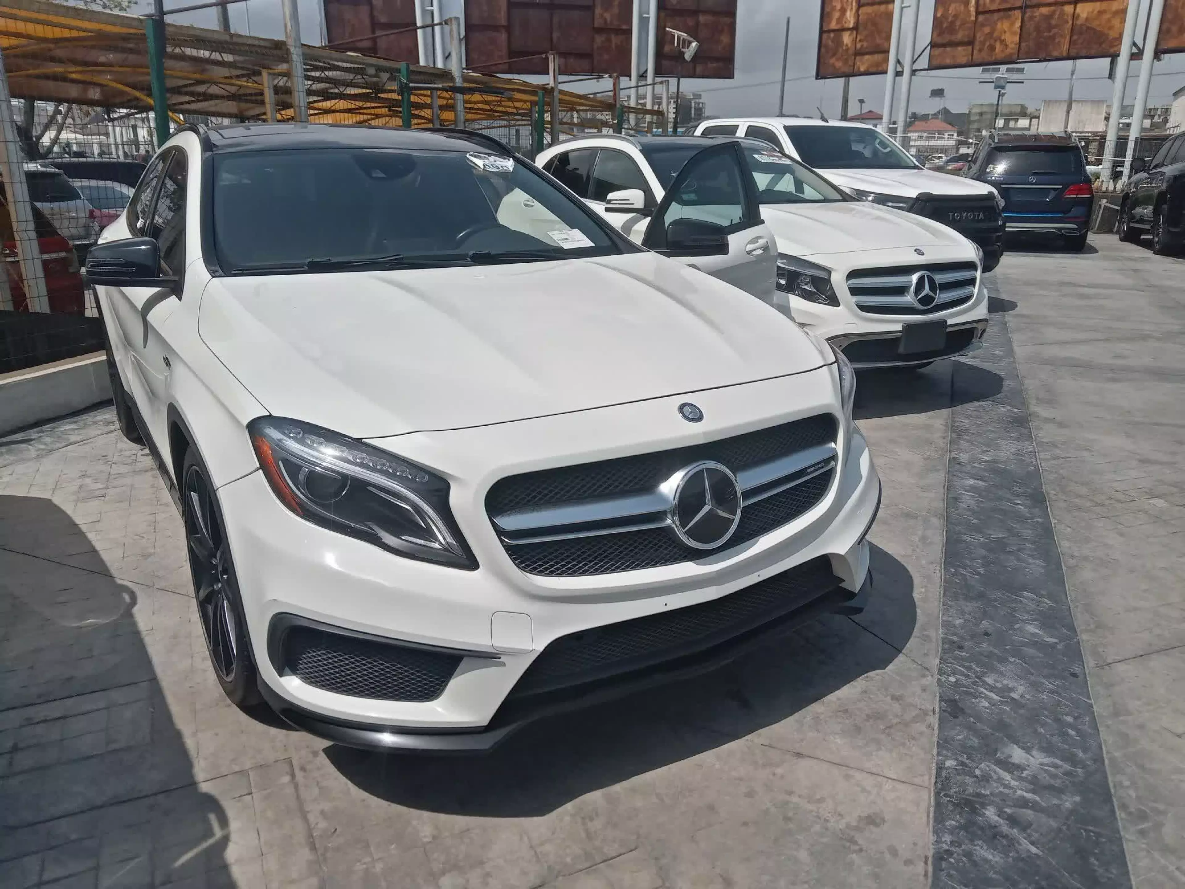 Mercedes-Benz GLA 45 AMG - 2015