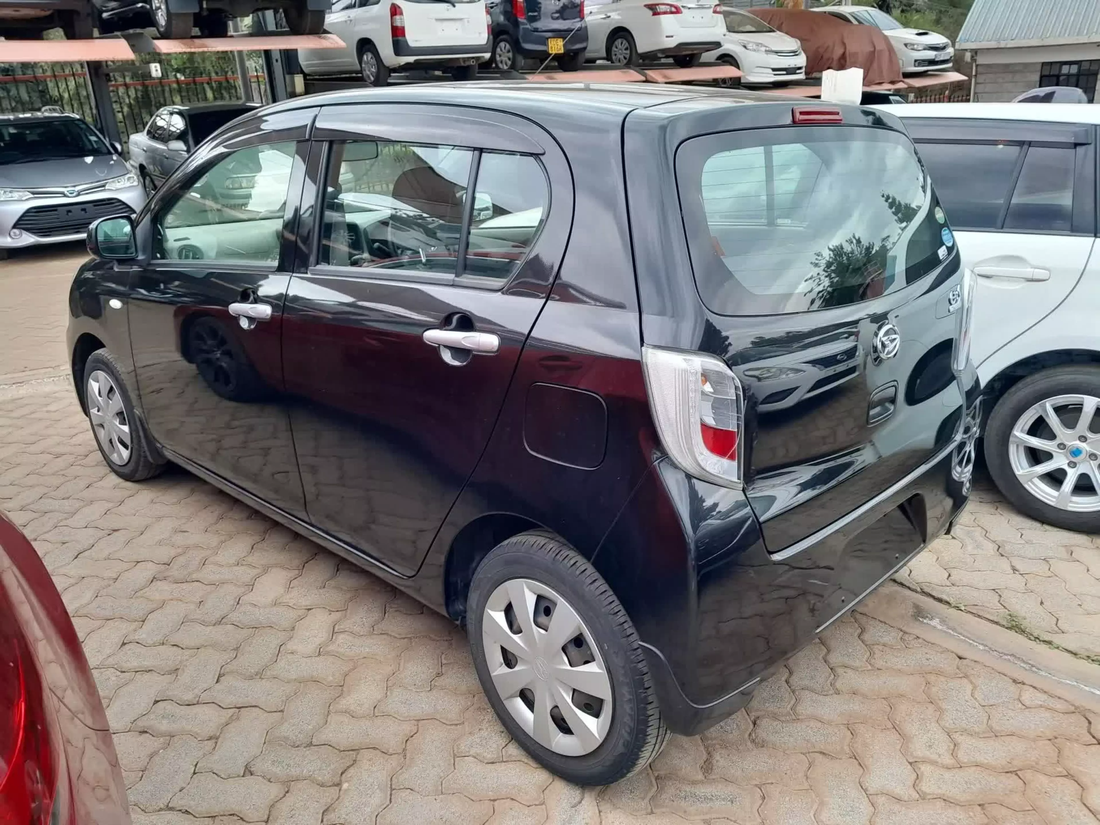 Daihatsu Mira  - 2016