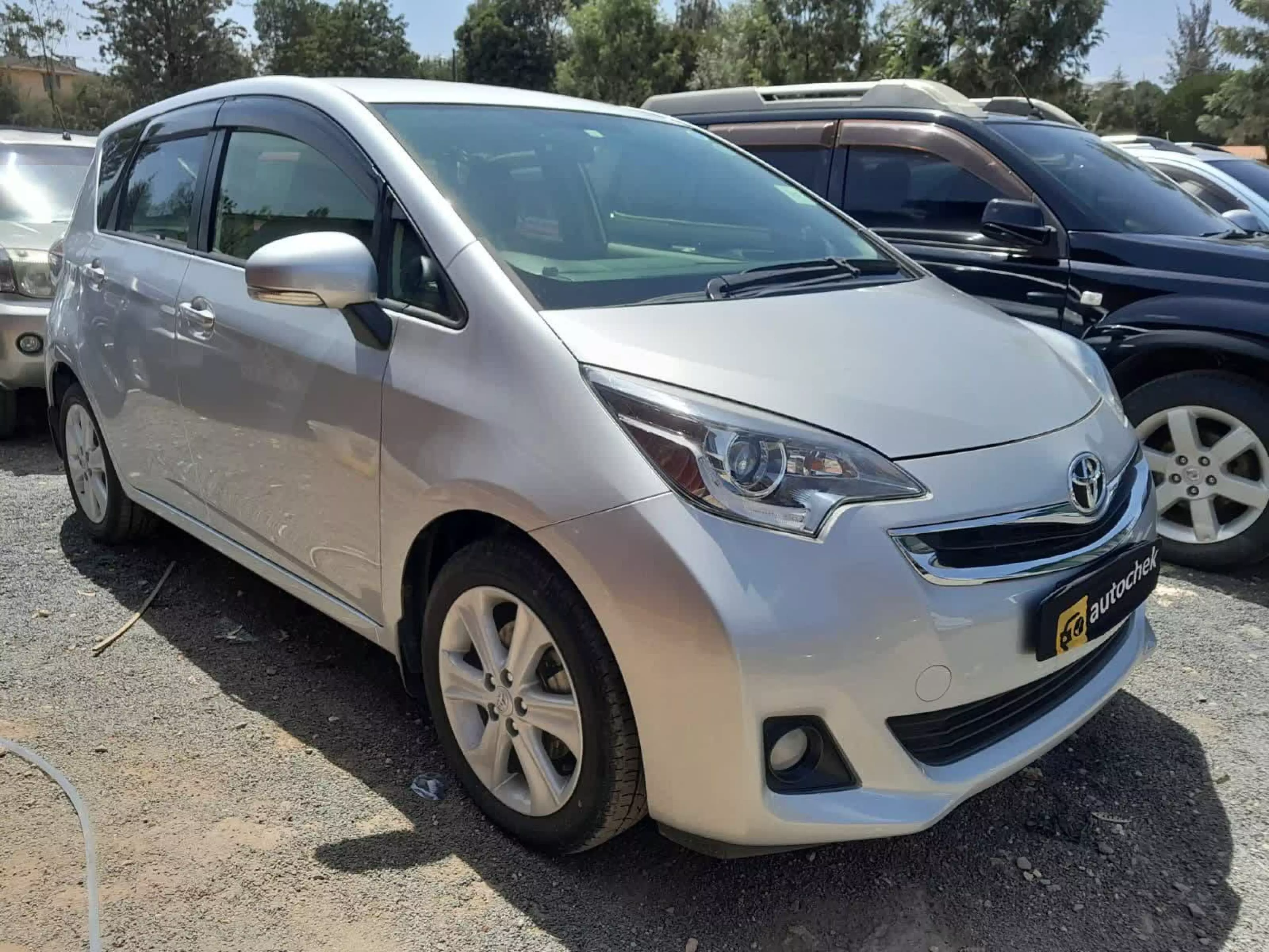 Toyota Ractis - 2015