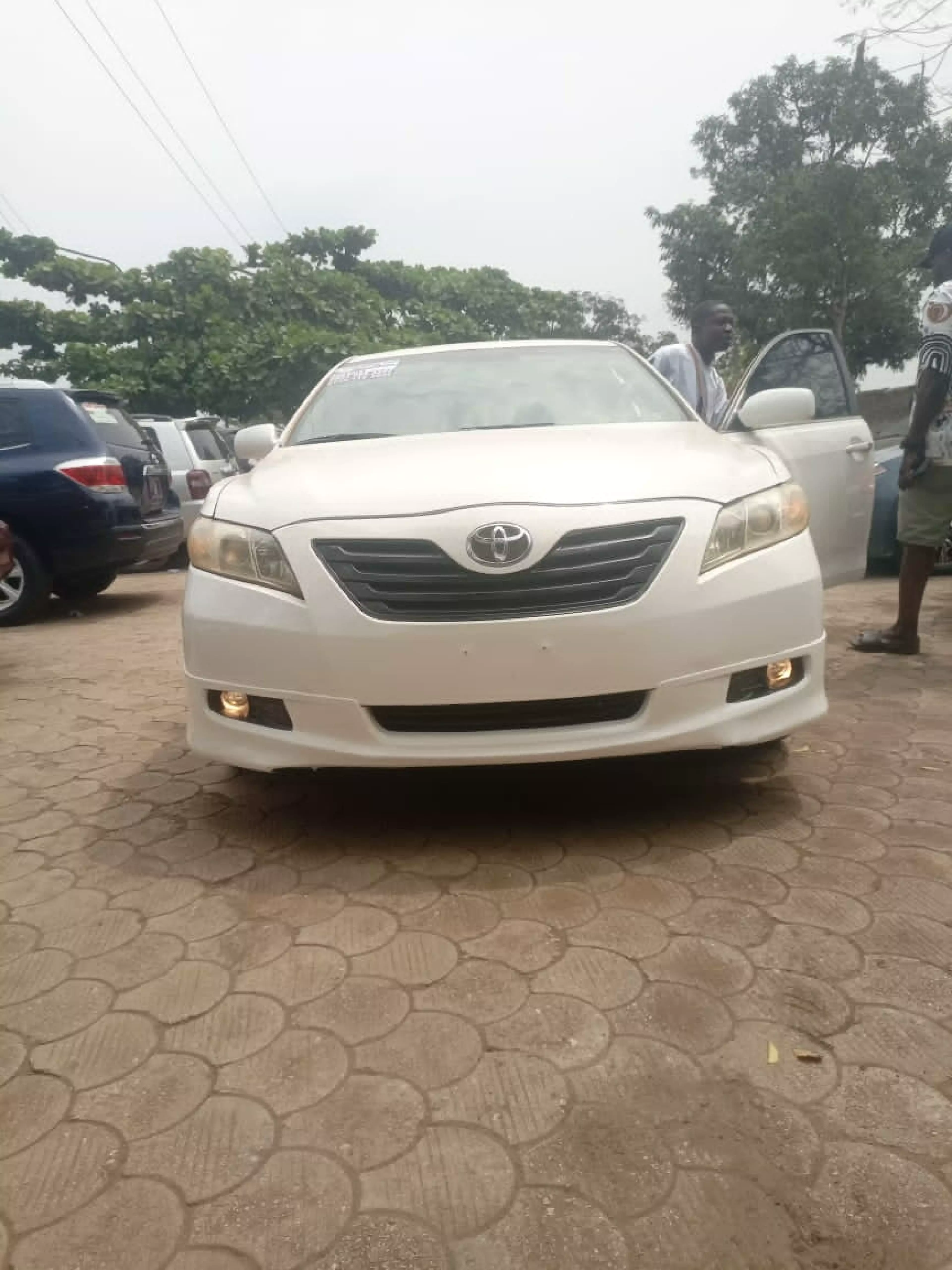 Toyota Camry - 2009