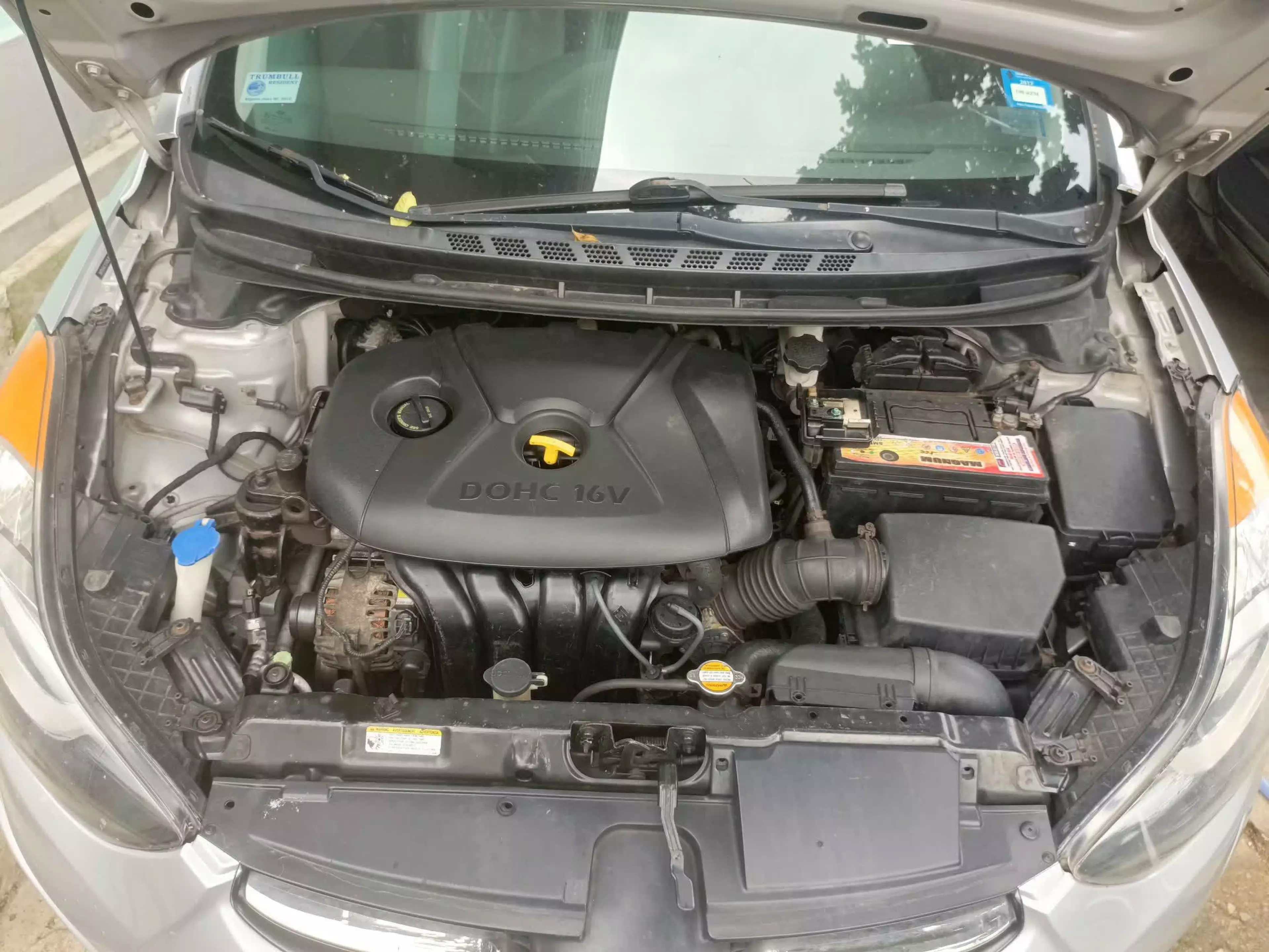 Hyundai Elantra   - 2012