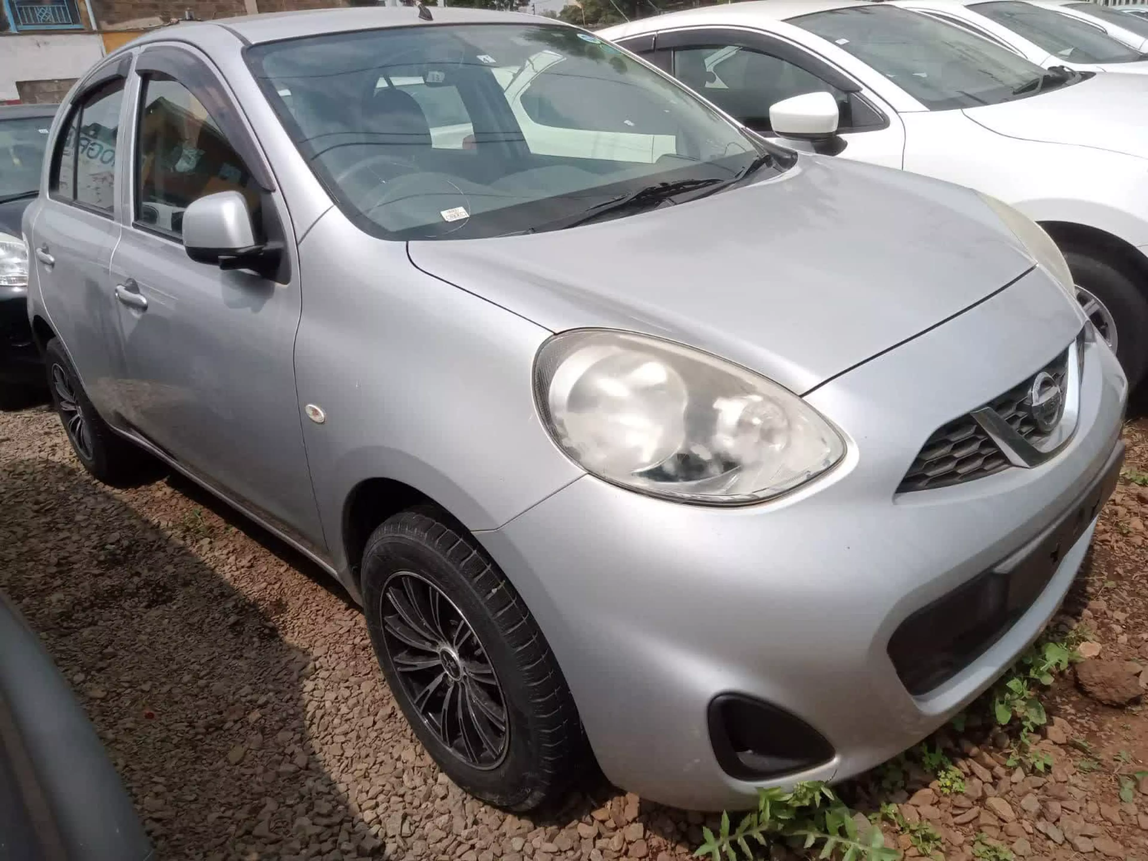 Nissan March  - 2015
