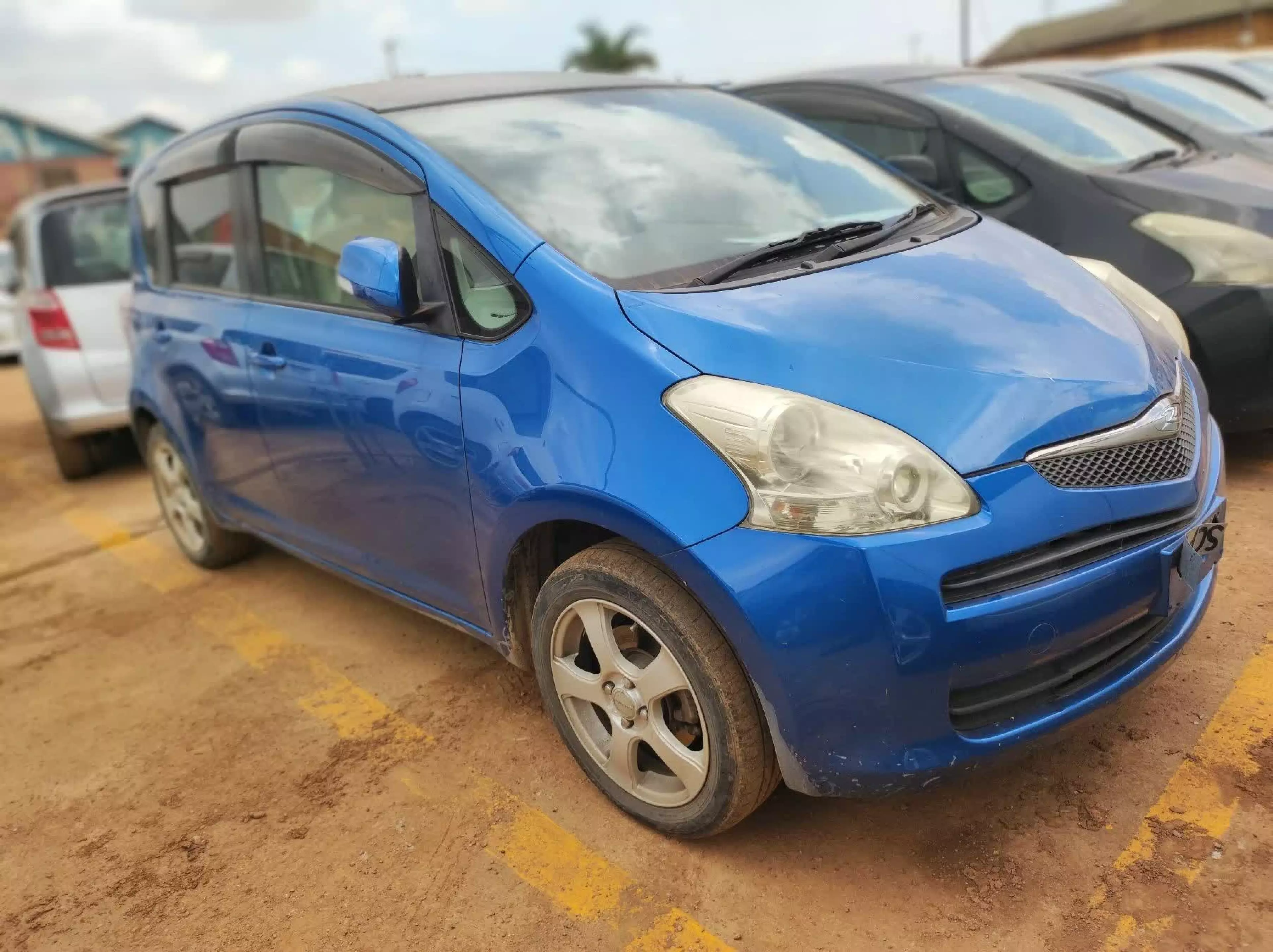 Toyota Ractis - 2009