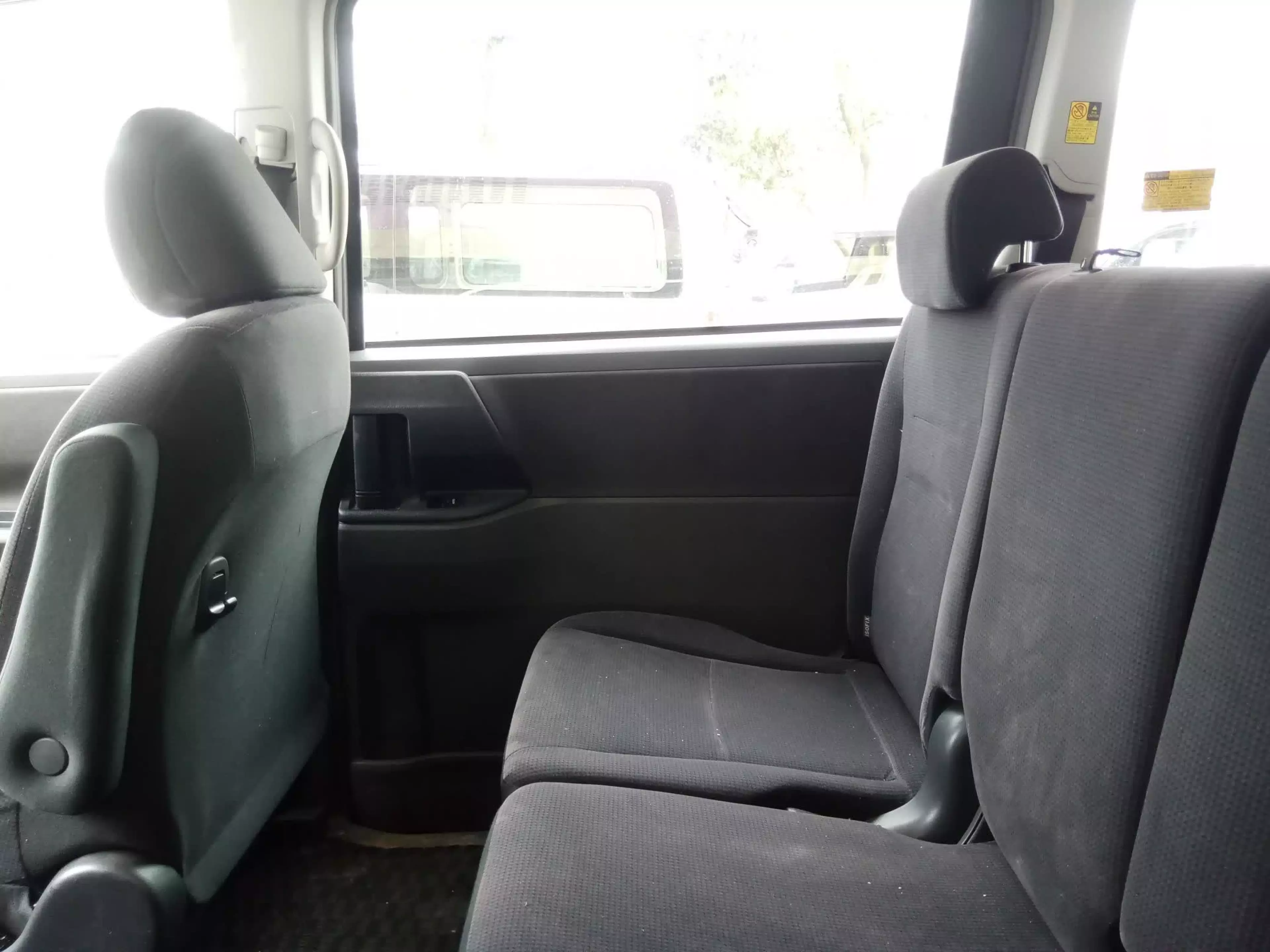 Toyota Noah   - 2009