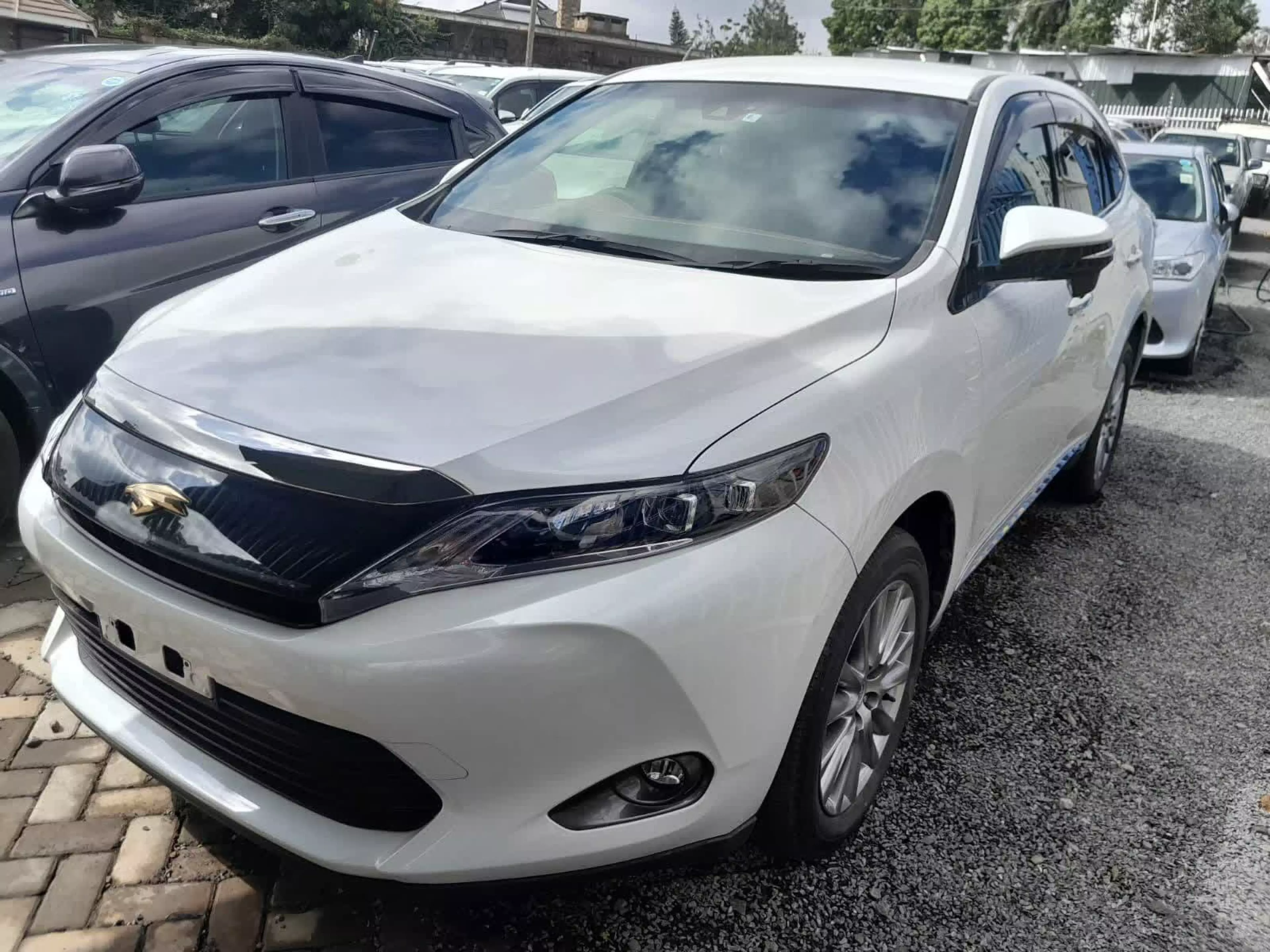 Toyota Harrier - 2016