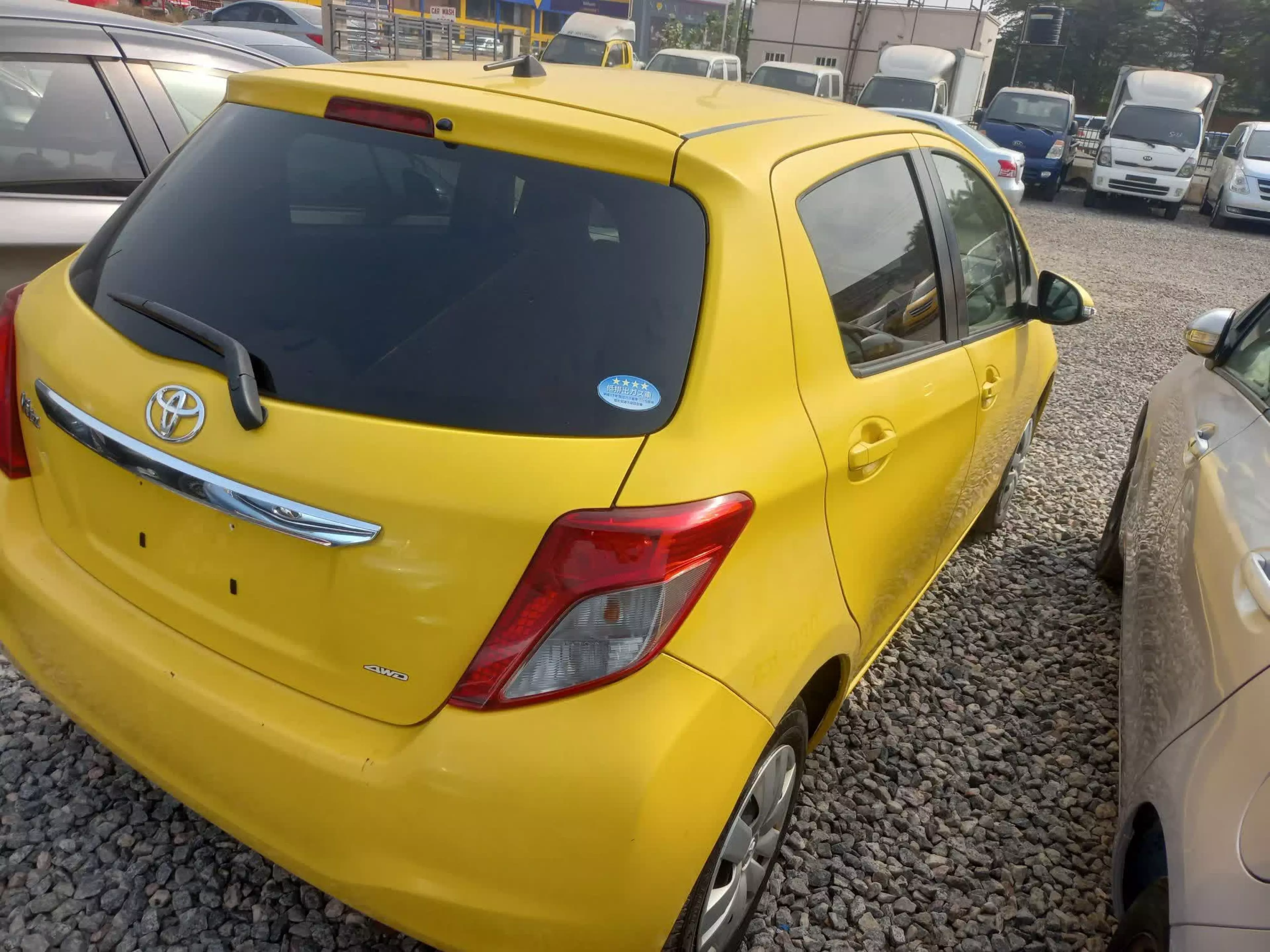 Toyota Vitz   - 2012