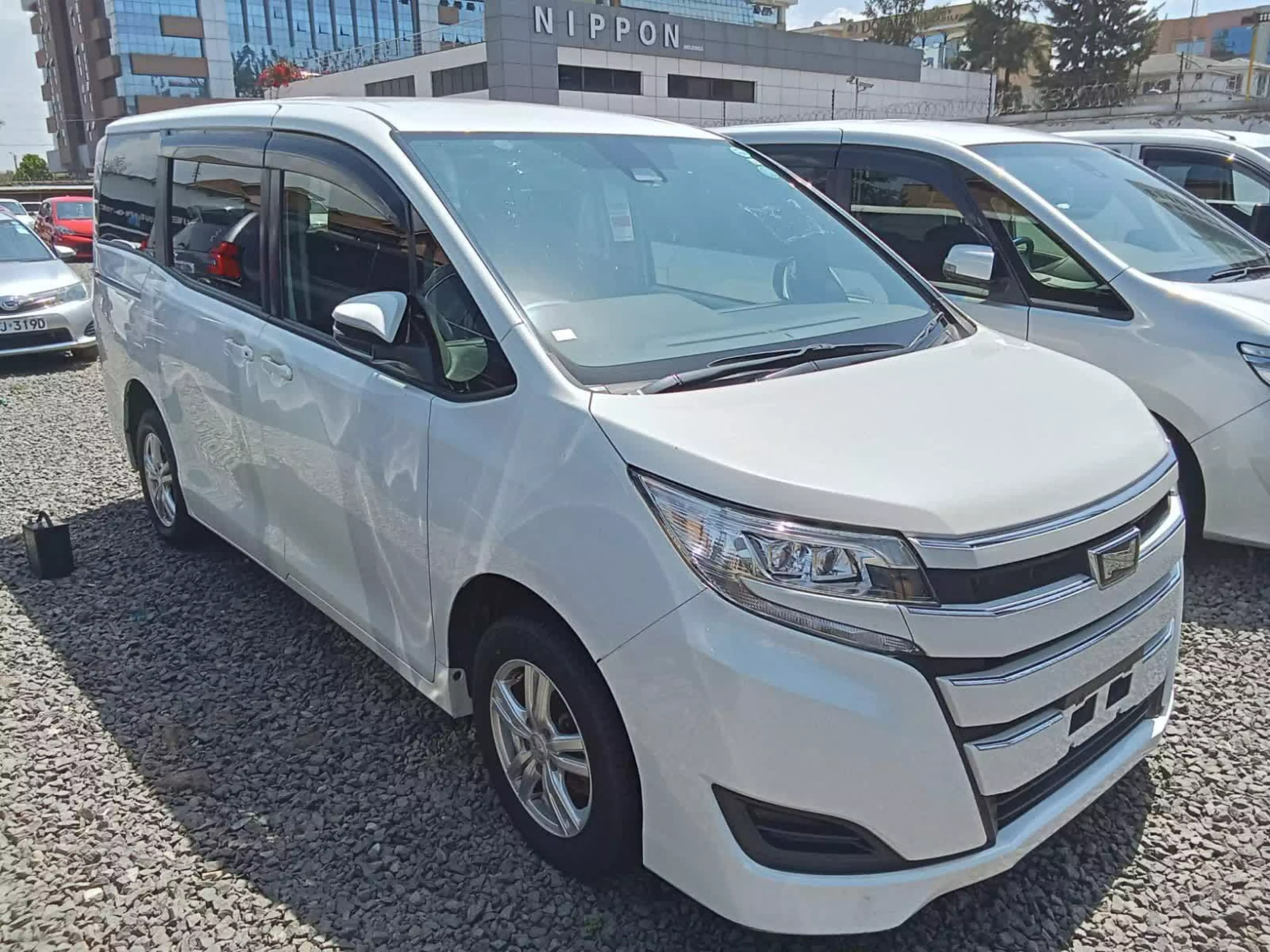 Nissan Serena Hybrid  - 2016