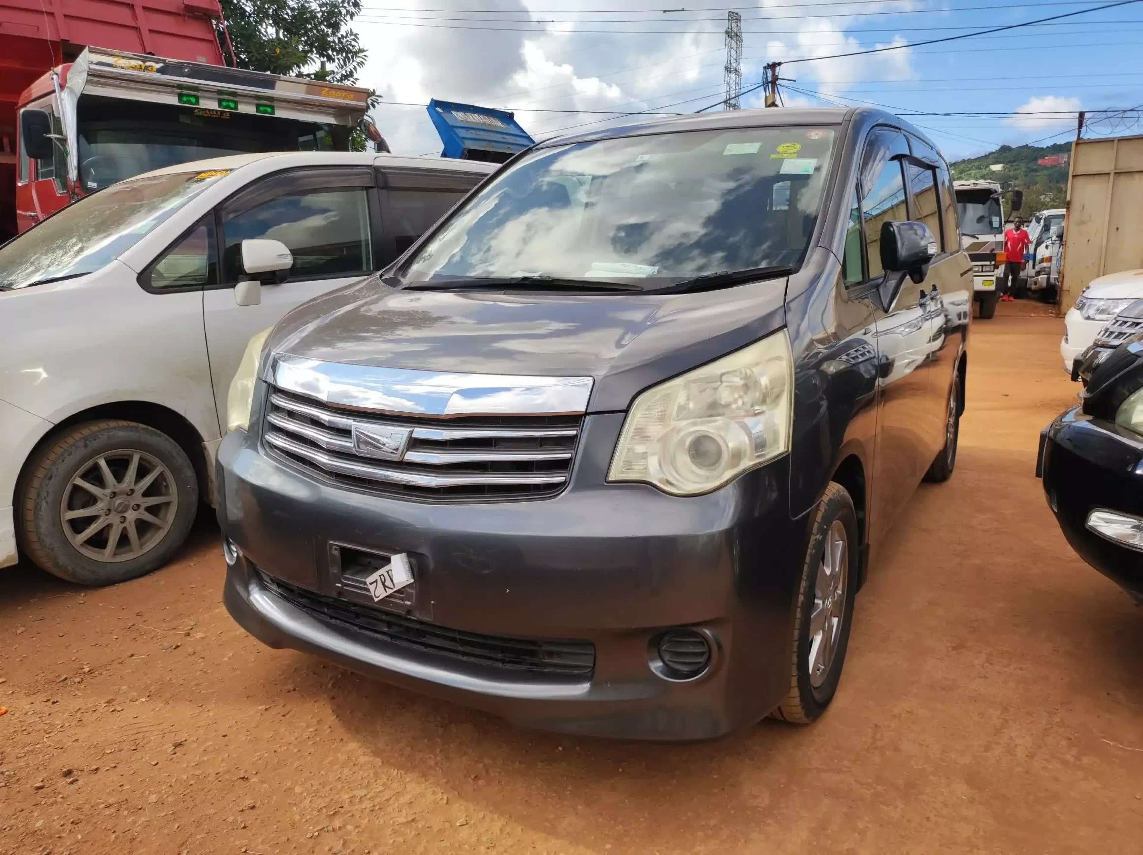 Toyota Noah - 2009