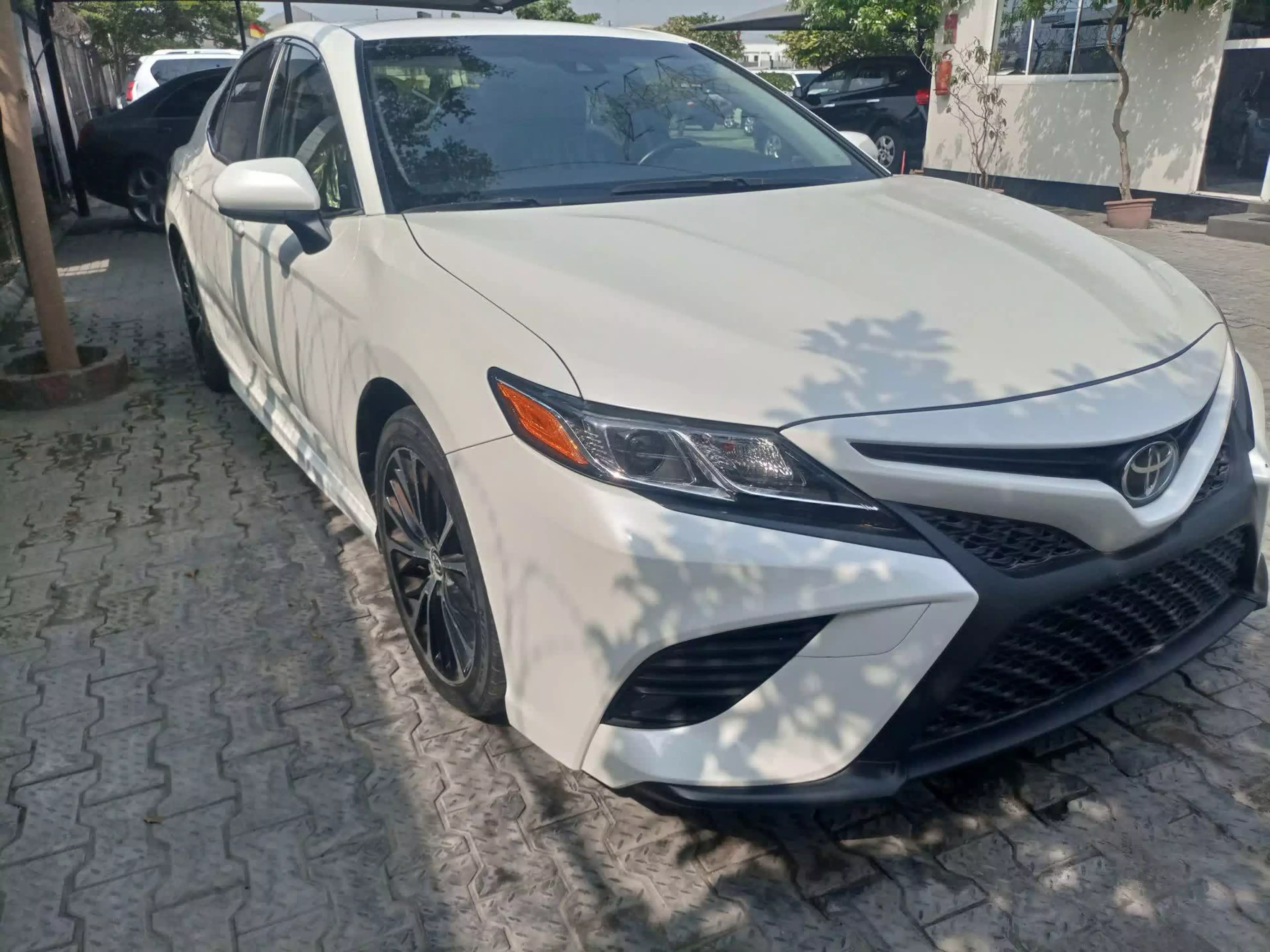 Toyota Camry - 2018