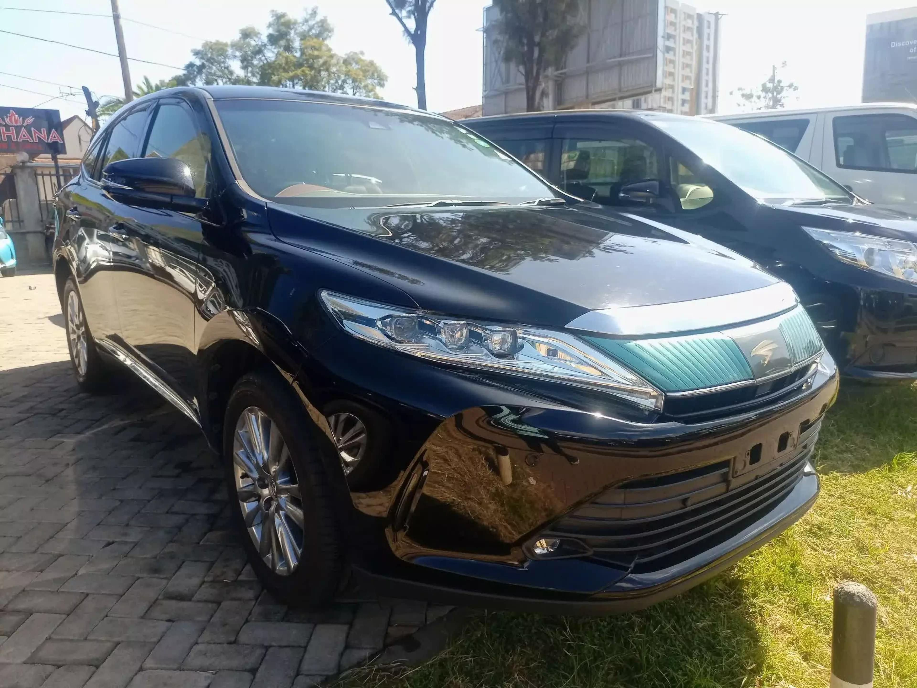 Toyota Harrier - 2017