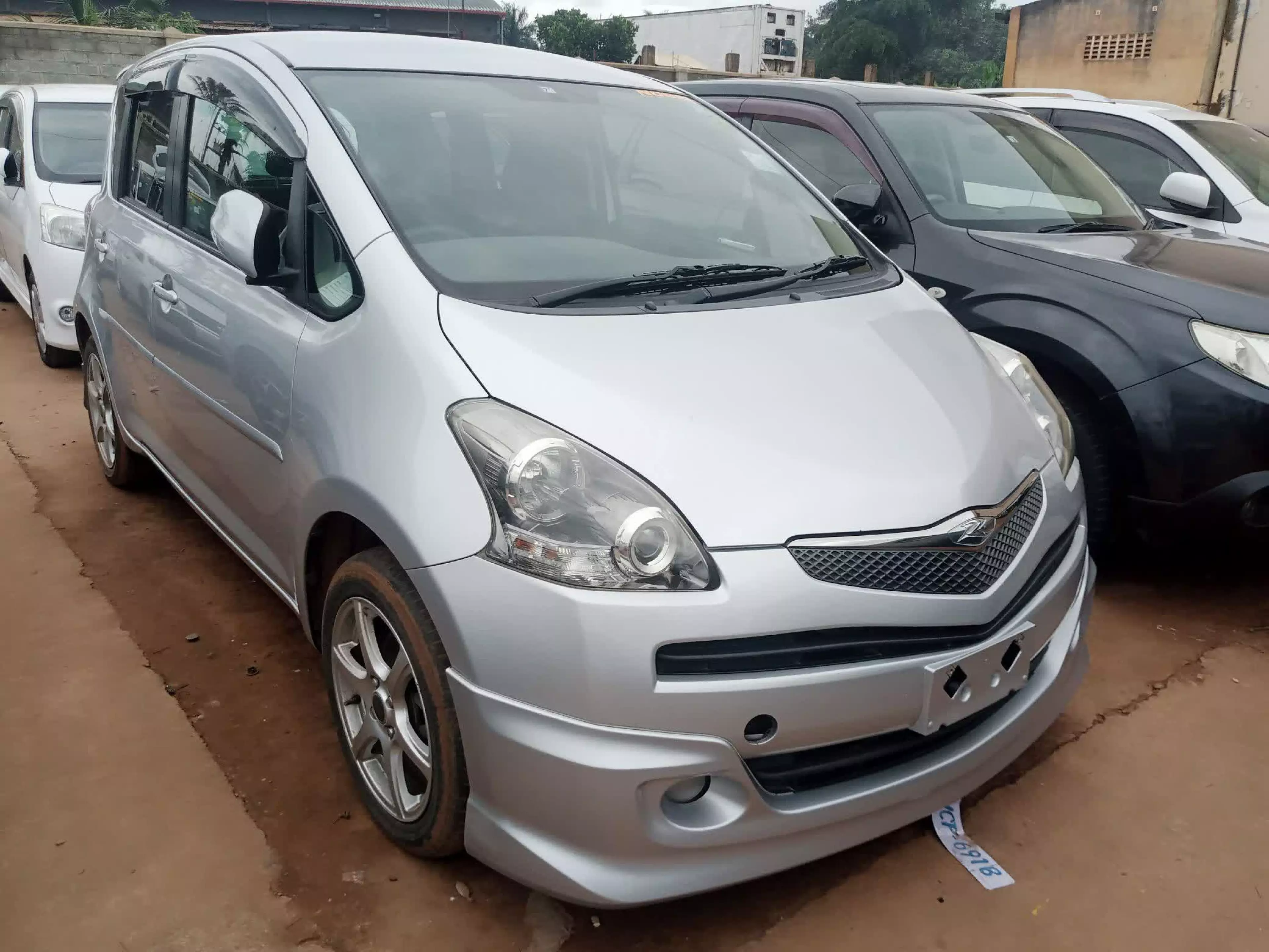 Toyota Ractis - 2009