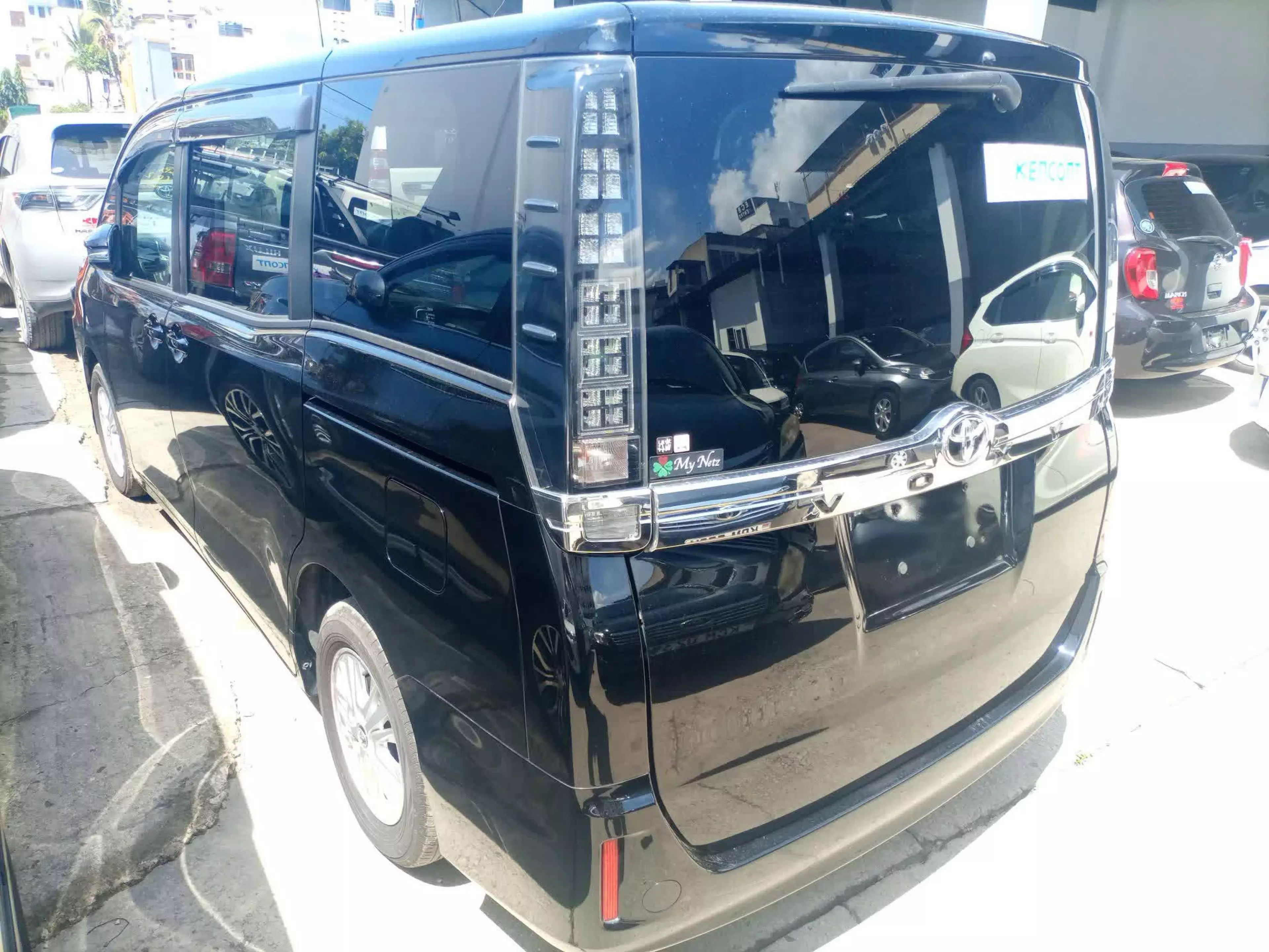 Toyota Voxy  - 2015