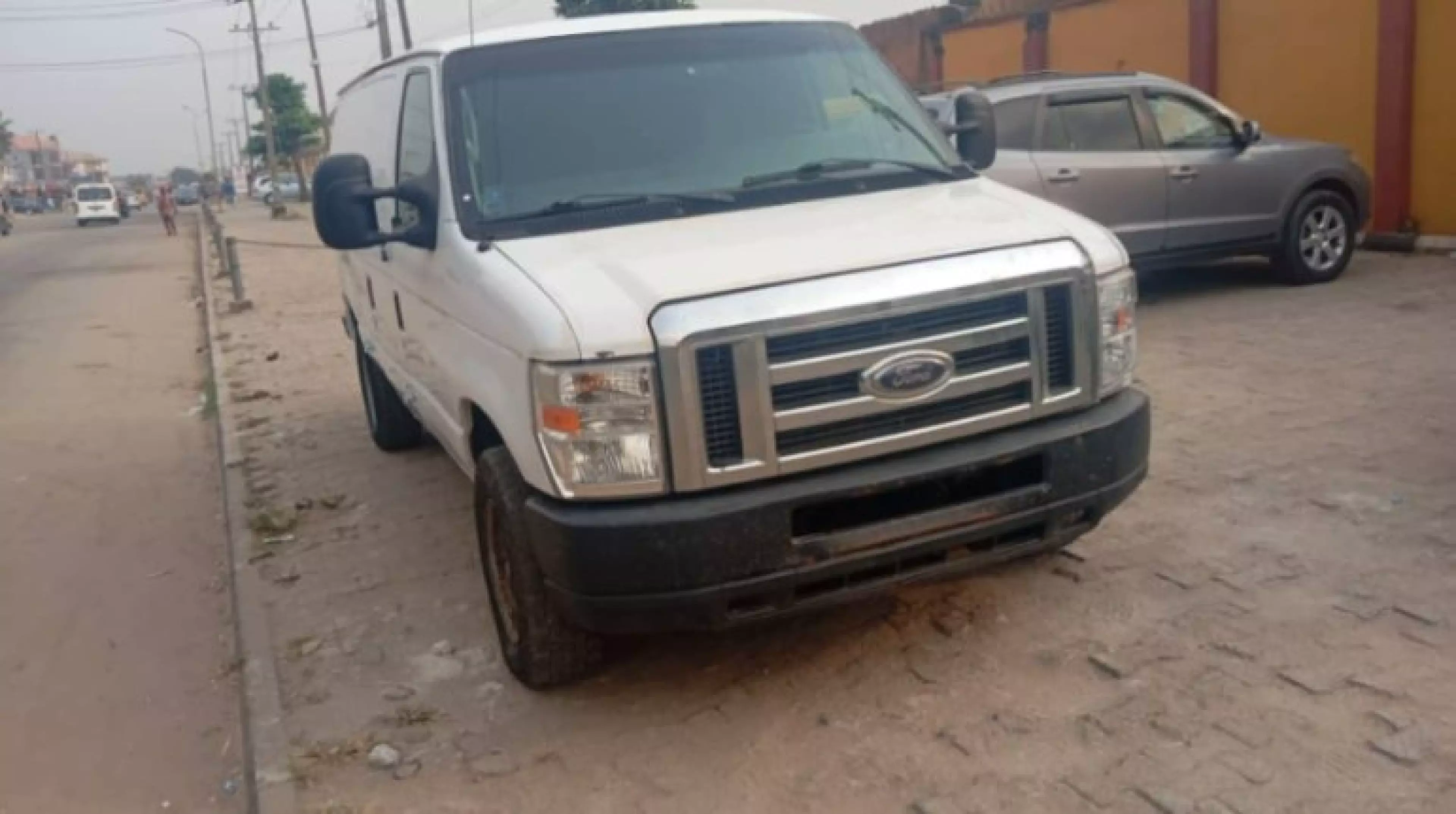 Ford Econoline - 2013